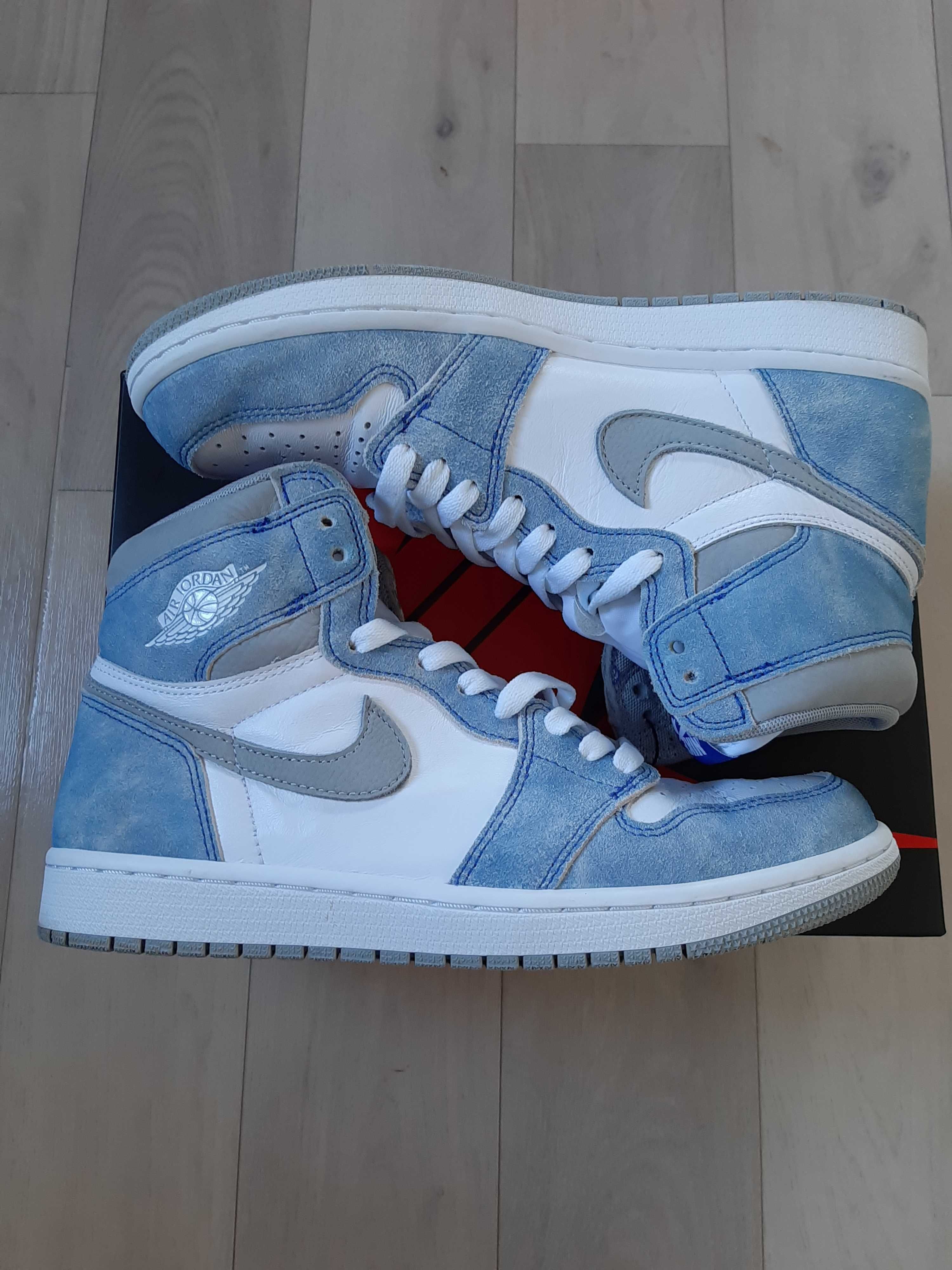 Nike Air Jordan 1 High OG "Hyper Royal"