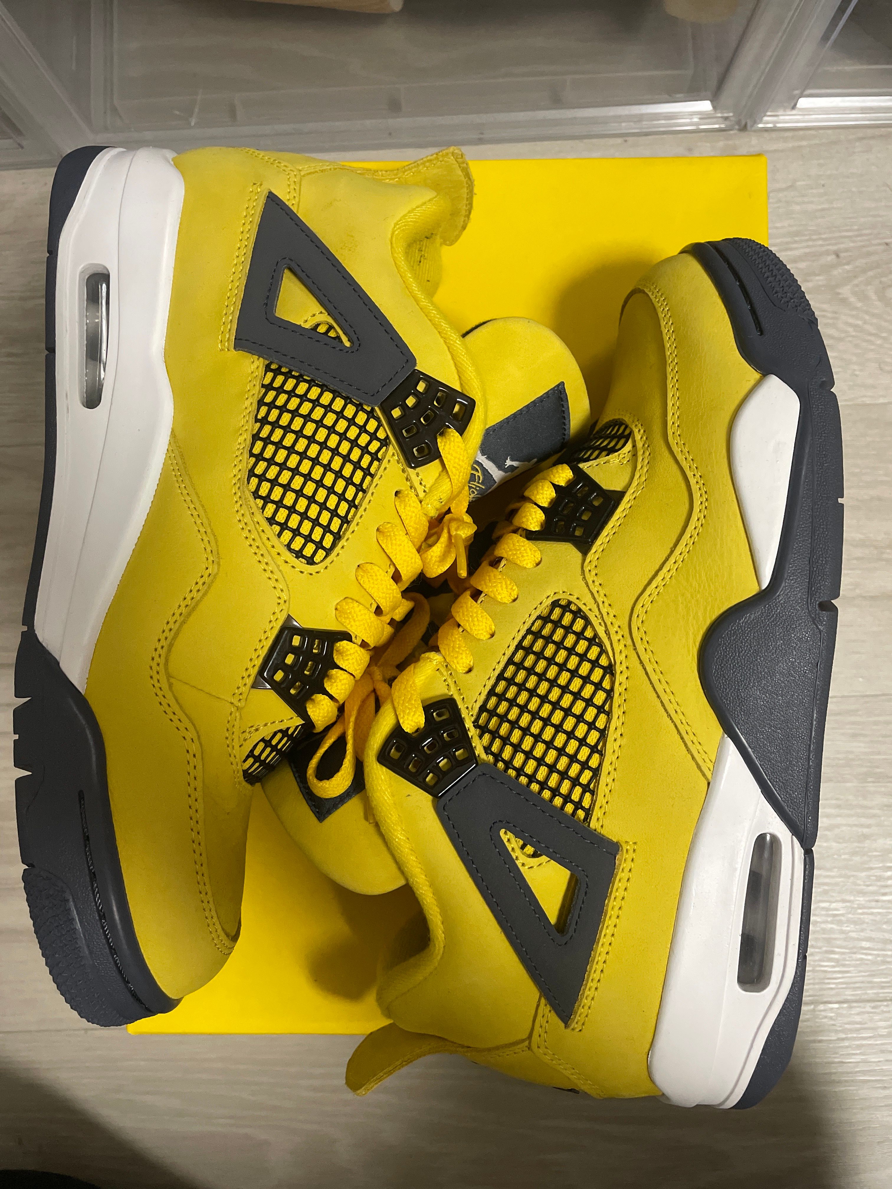 Nike Air Jordan 4 "Tour Yellow"