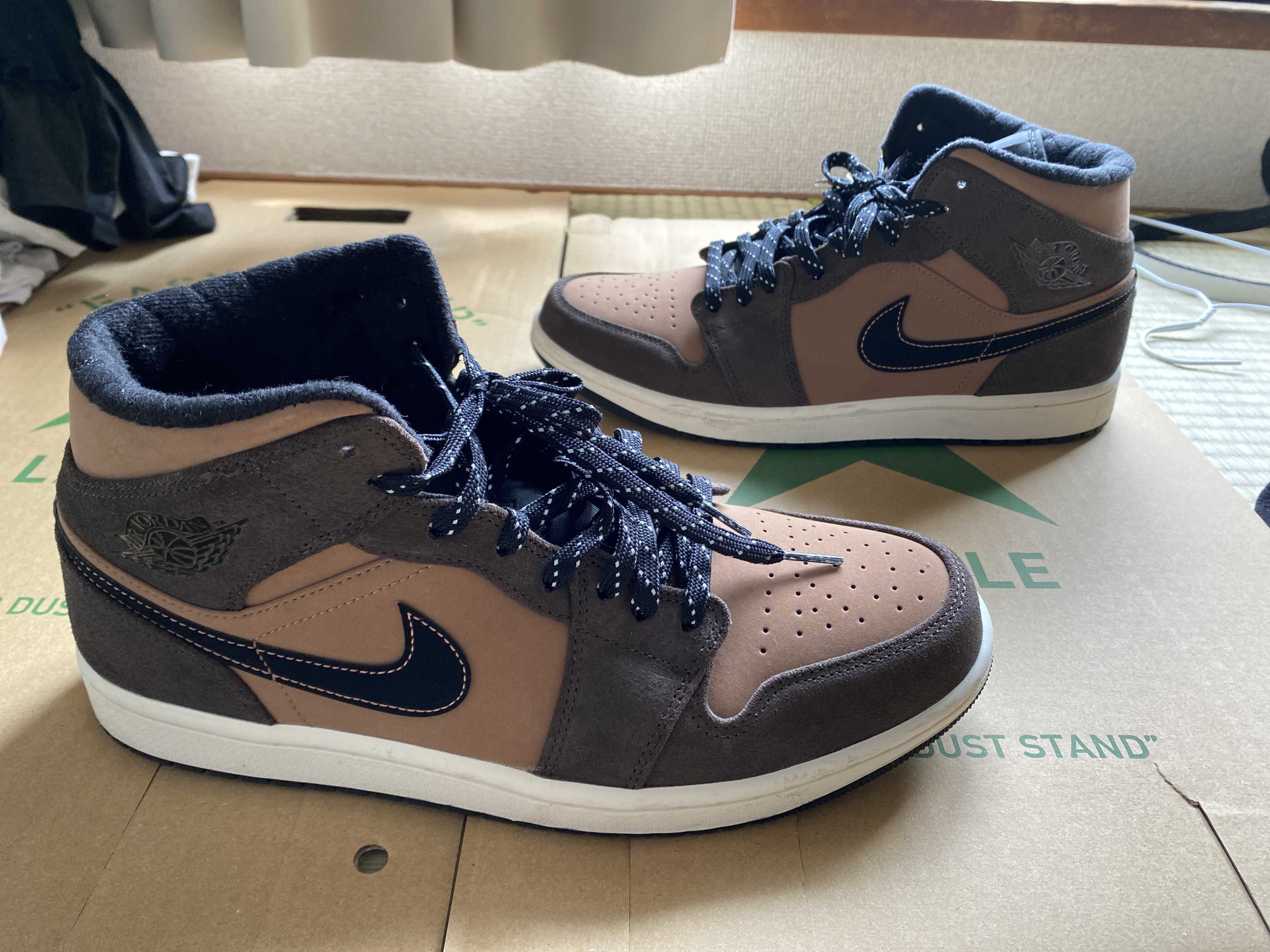 Nike Air Jordan 1 Mid SE "Dark Chocolate"