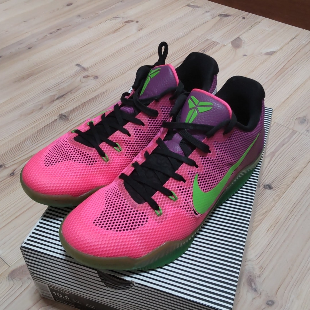 Nike Kobe 11 EM Low Mambacurial "Pink Flash"