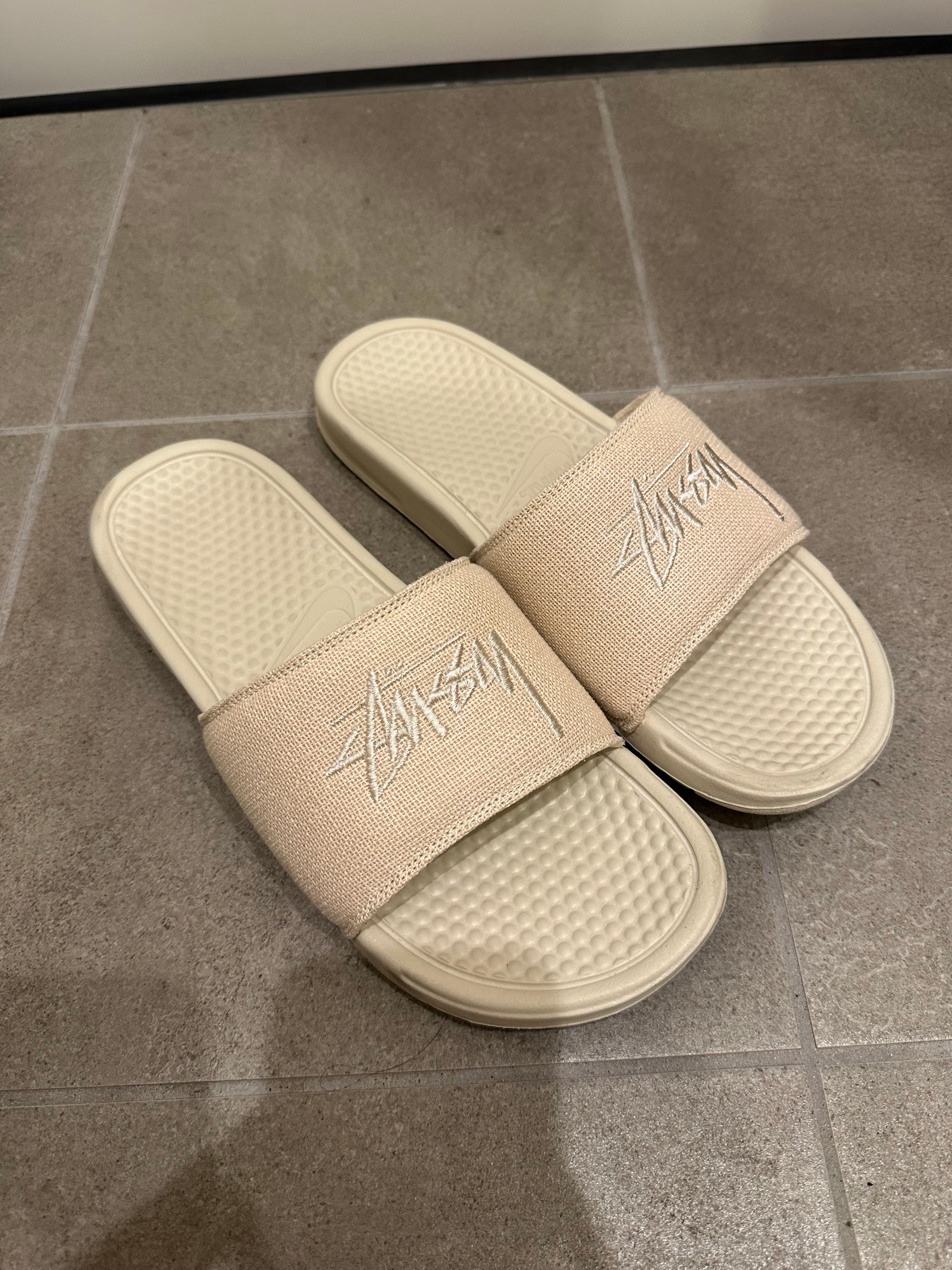STUSSY × NIKE BENASSI SLIDE "STONE"