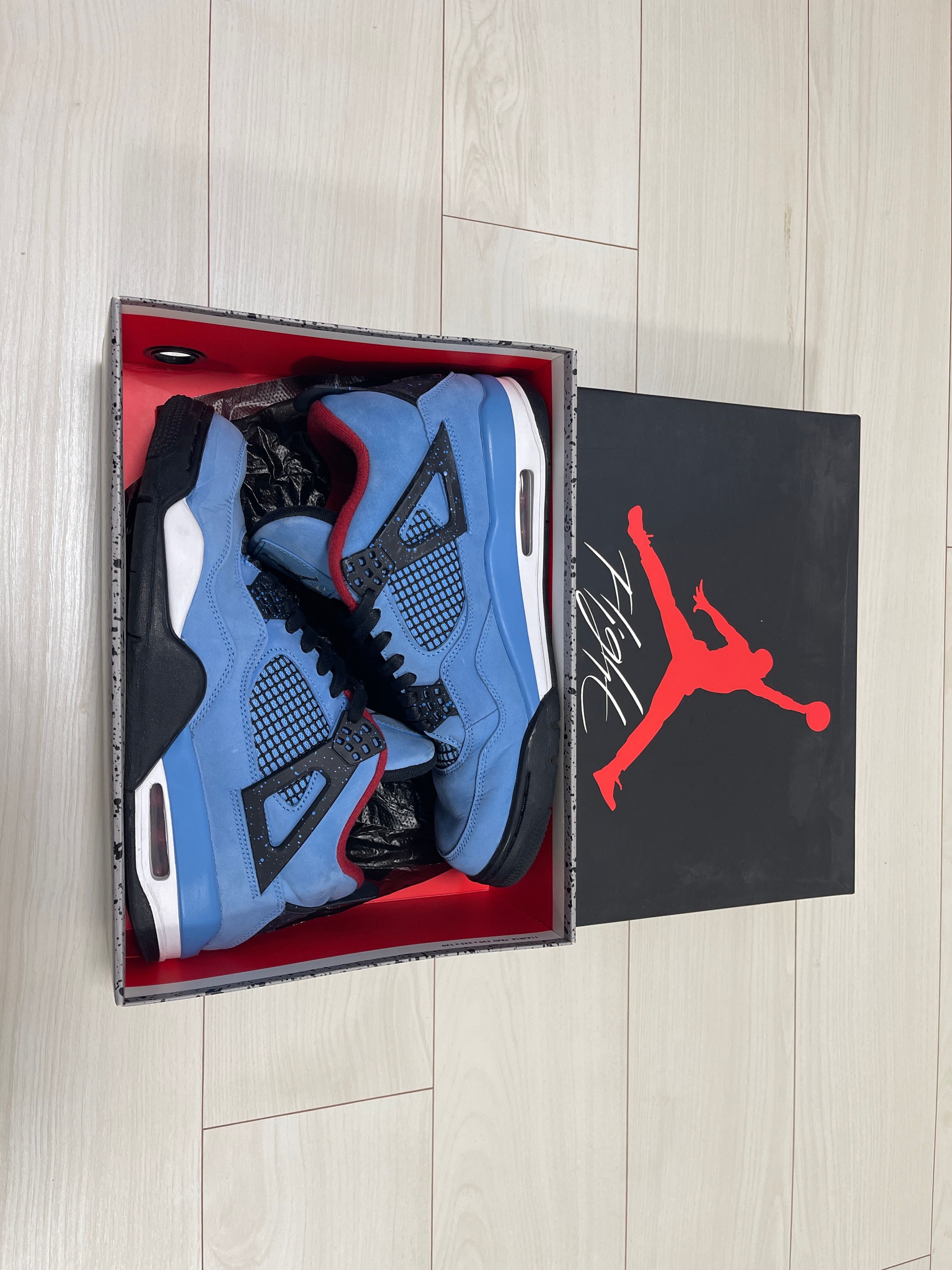 Travis Scott × Nike Air Jordan 4 Retro Cactus Jack "University Blue"