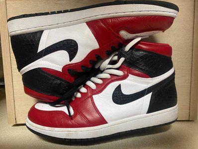 Nike Women's Air Jordan 1 High OG "Satin Red"