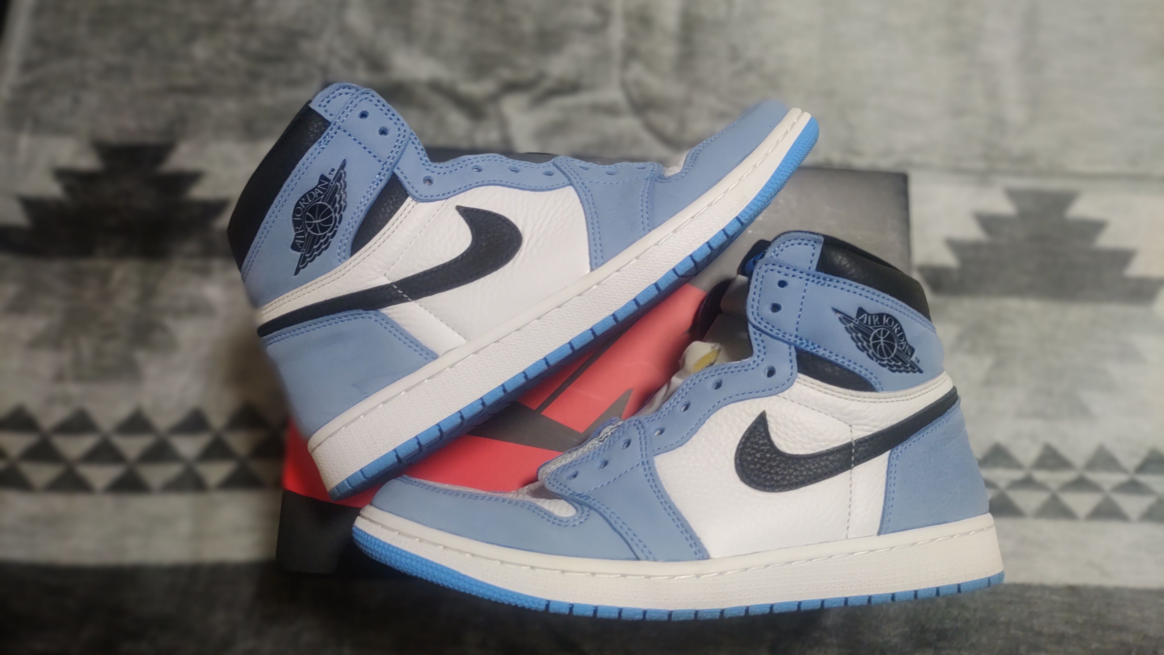 Nike Air Jordan 1 High OG "University Blue"