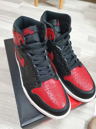 Nike Air Jordan 1 Retro High OG "Bred/Banned" (2016)