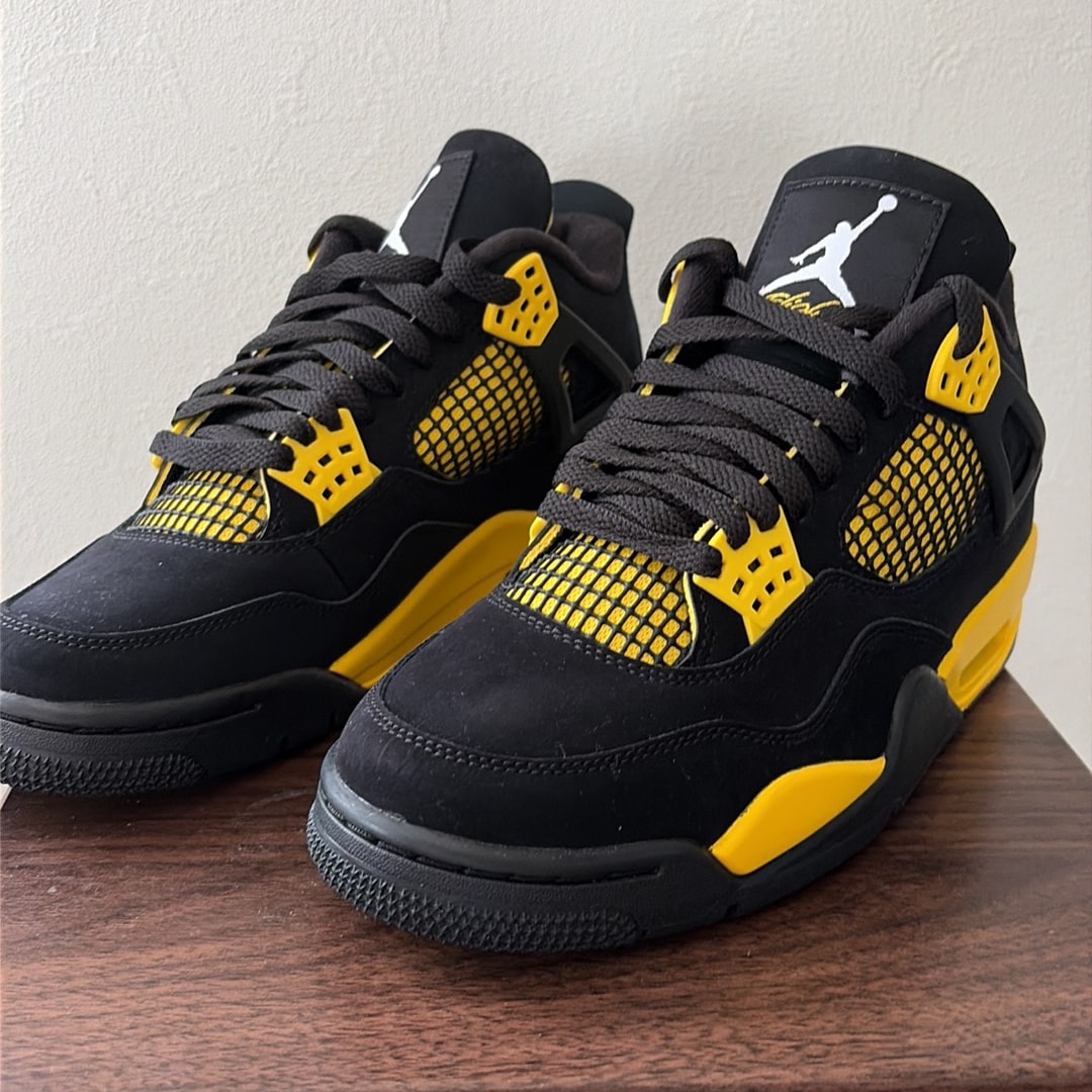 Nike Air Jordan 4 Retro "Thunder"(2023)