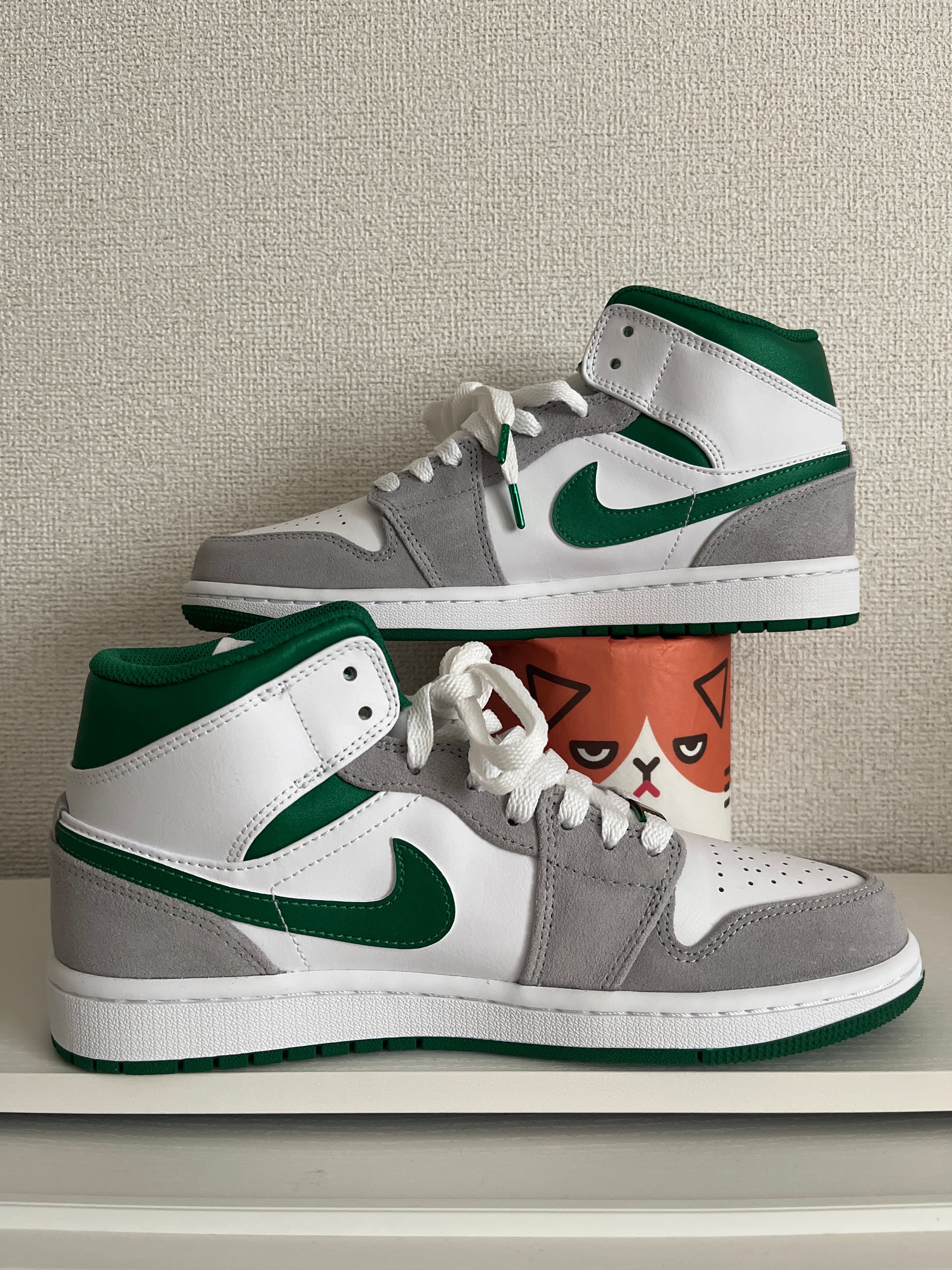 Nike Air Jordan 1 Mid "Green Grey White"