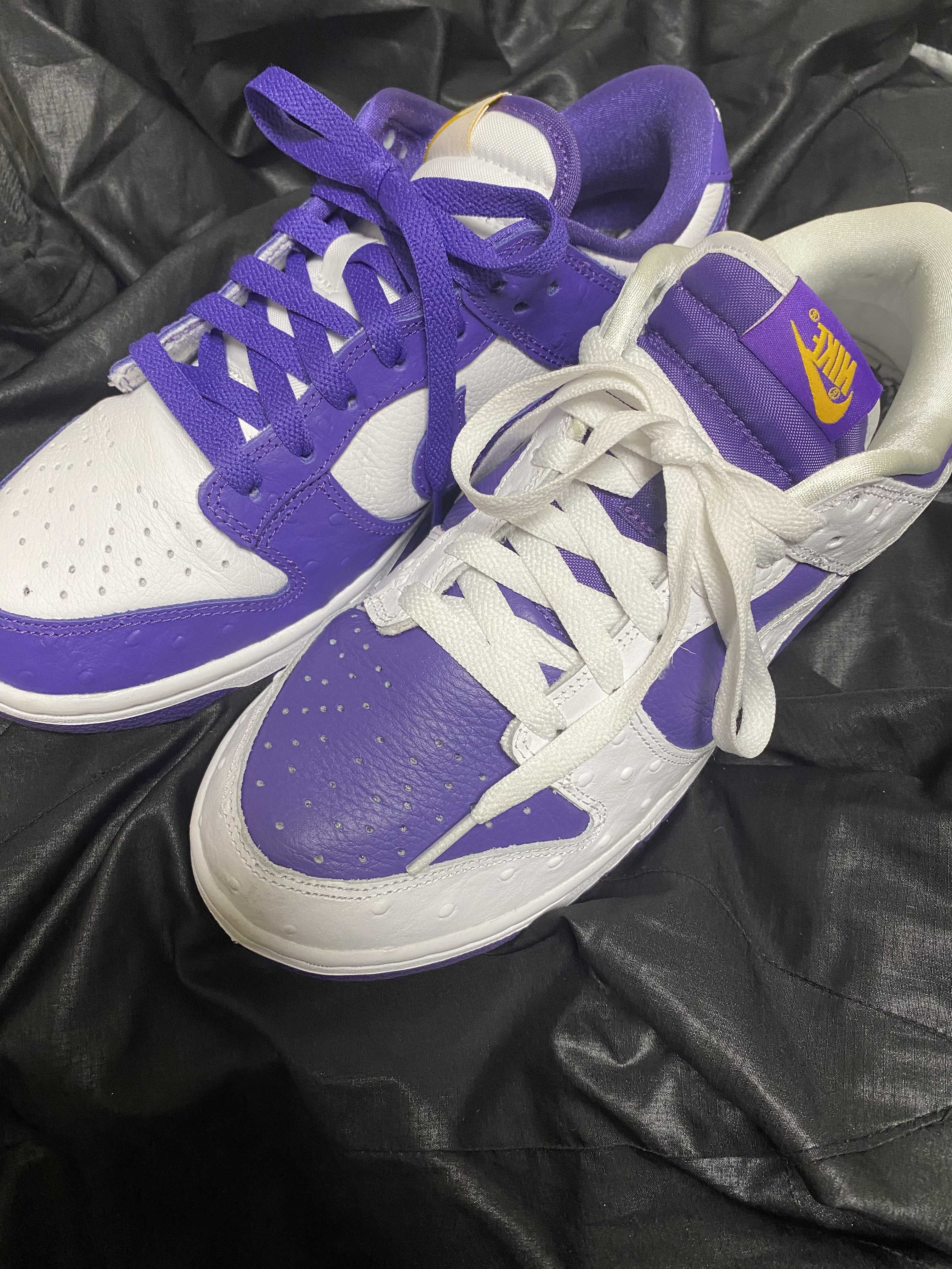 Nike Women's Dunk Low "Made You Look"