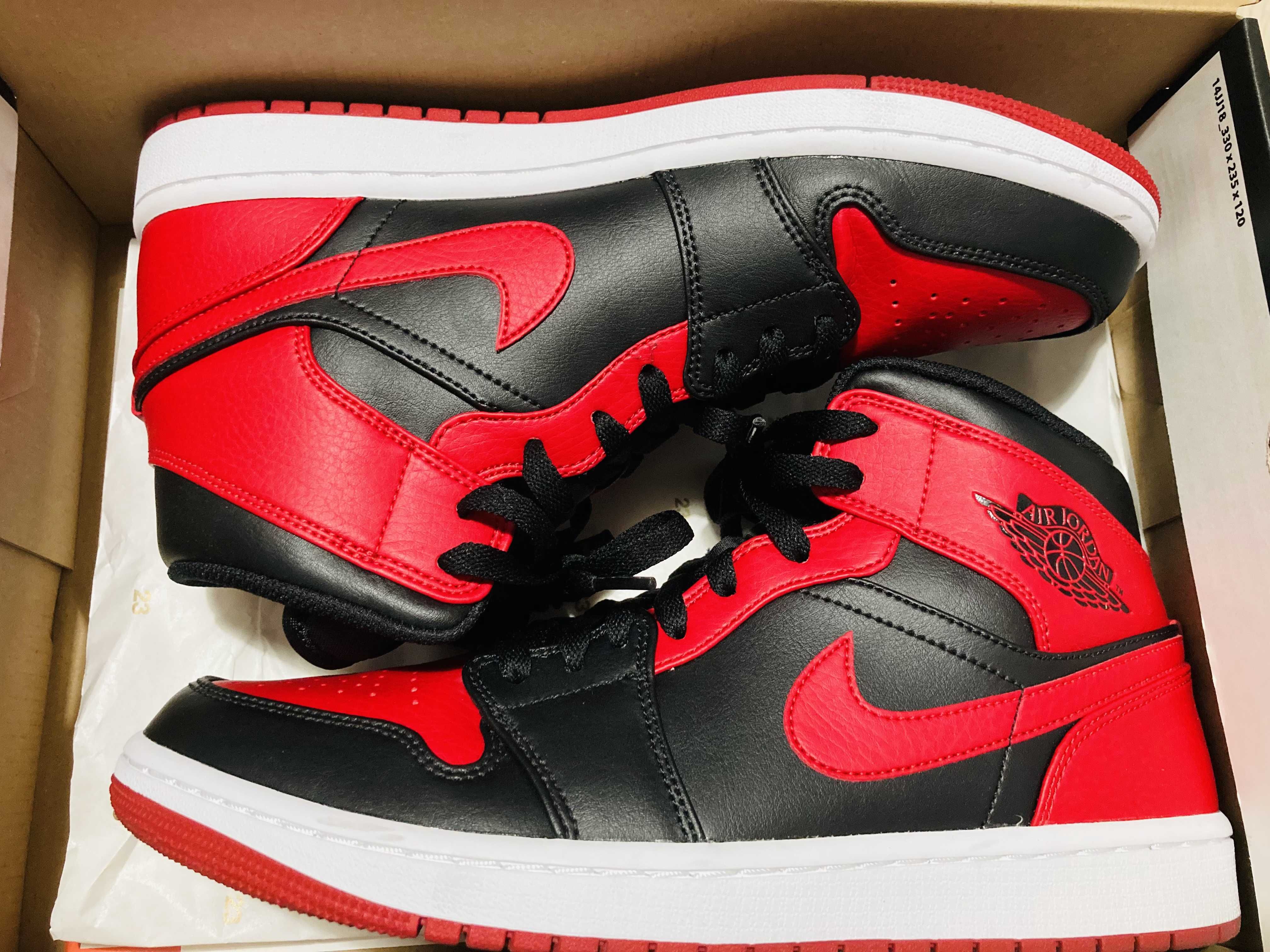 Nike Air Jordan 1 Mid "Bred"