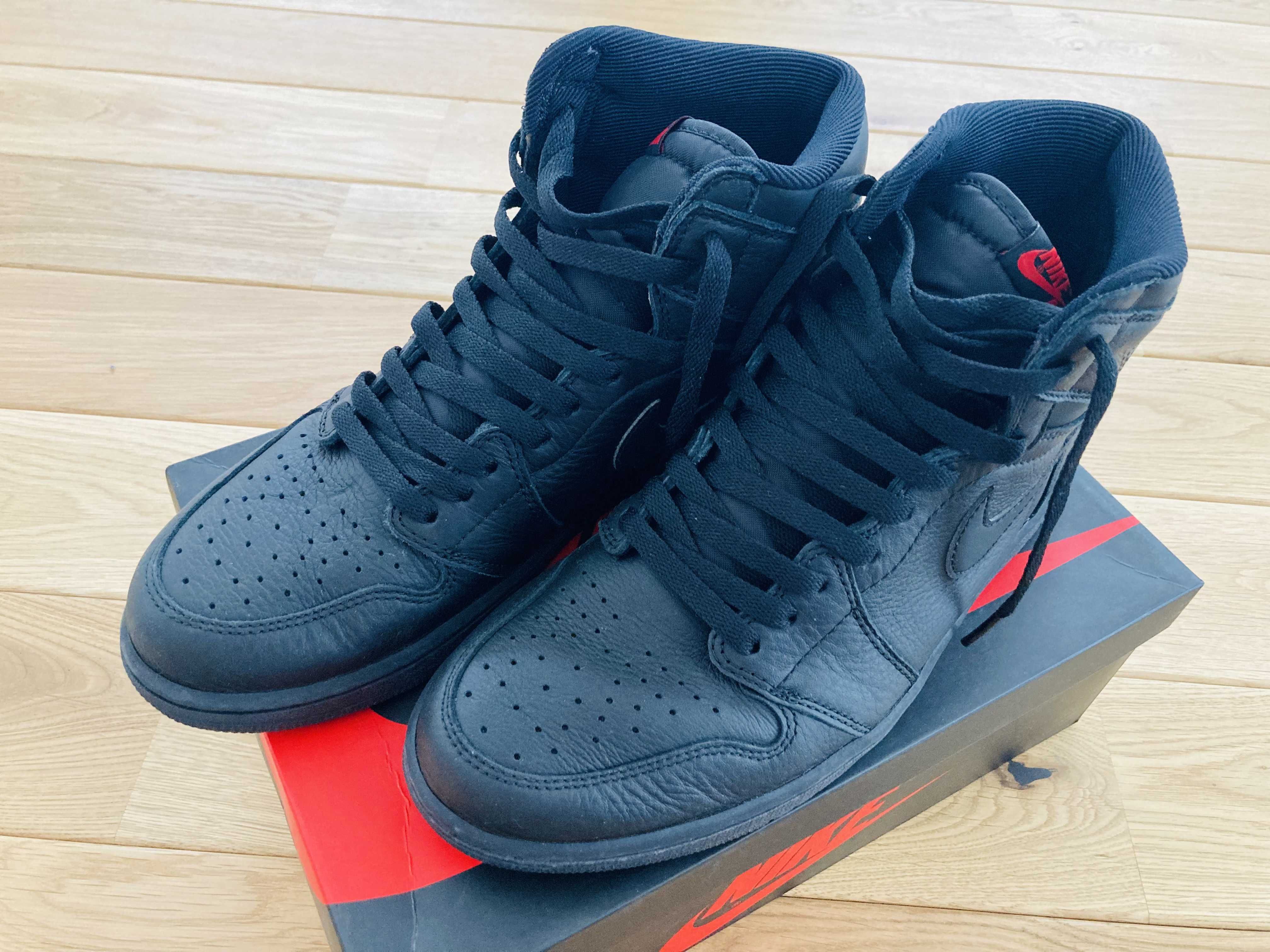 Nike Air Jordan 1 Retro High OG "Black"