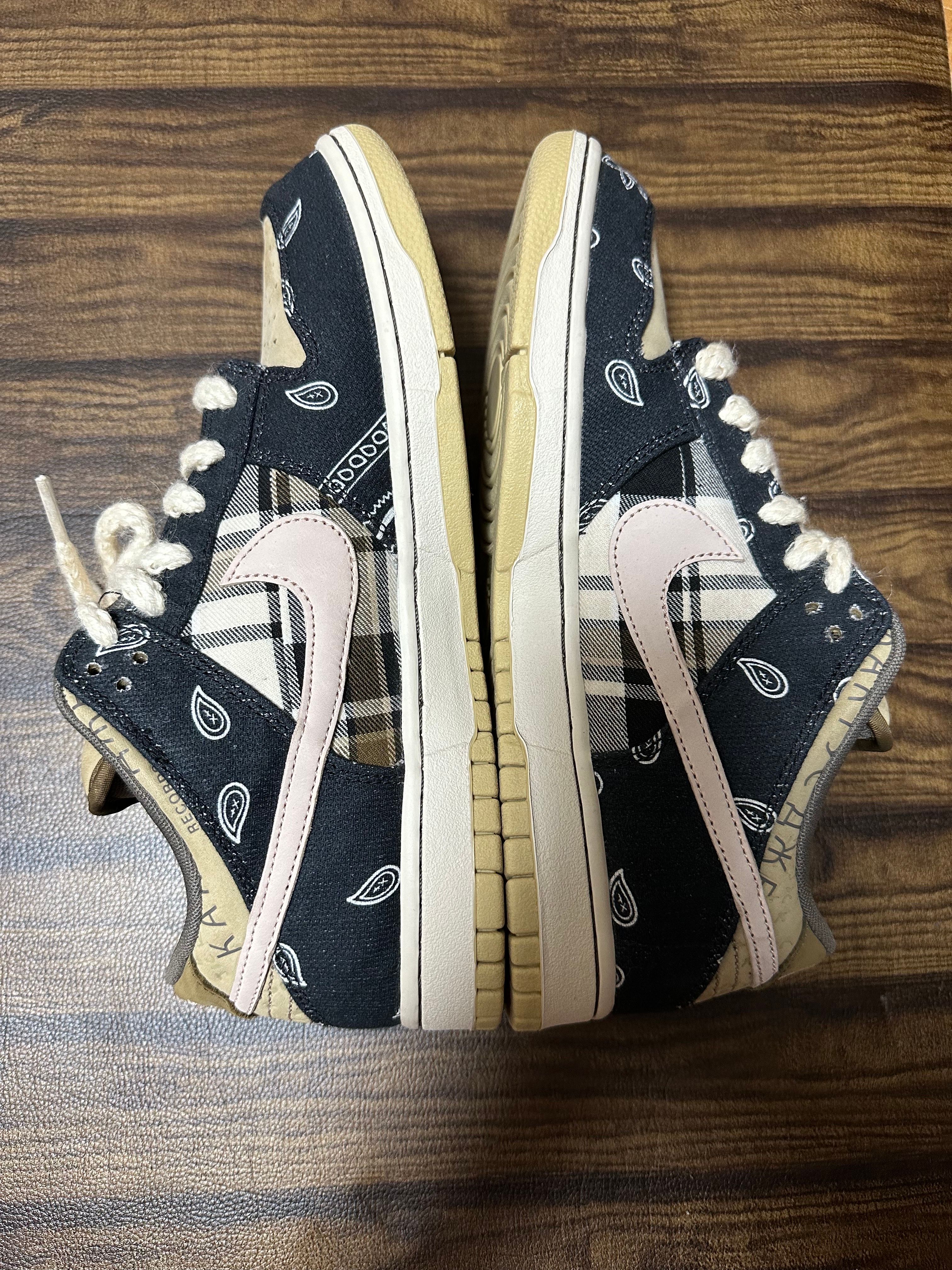 Travis Scott × Nike SB Dunk Low "Black/Parachute Beige"