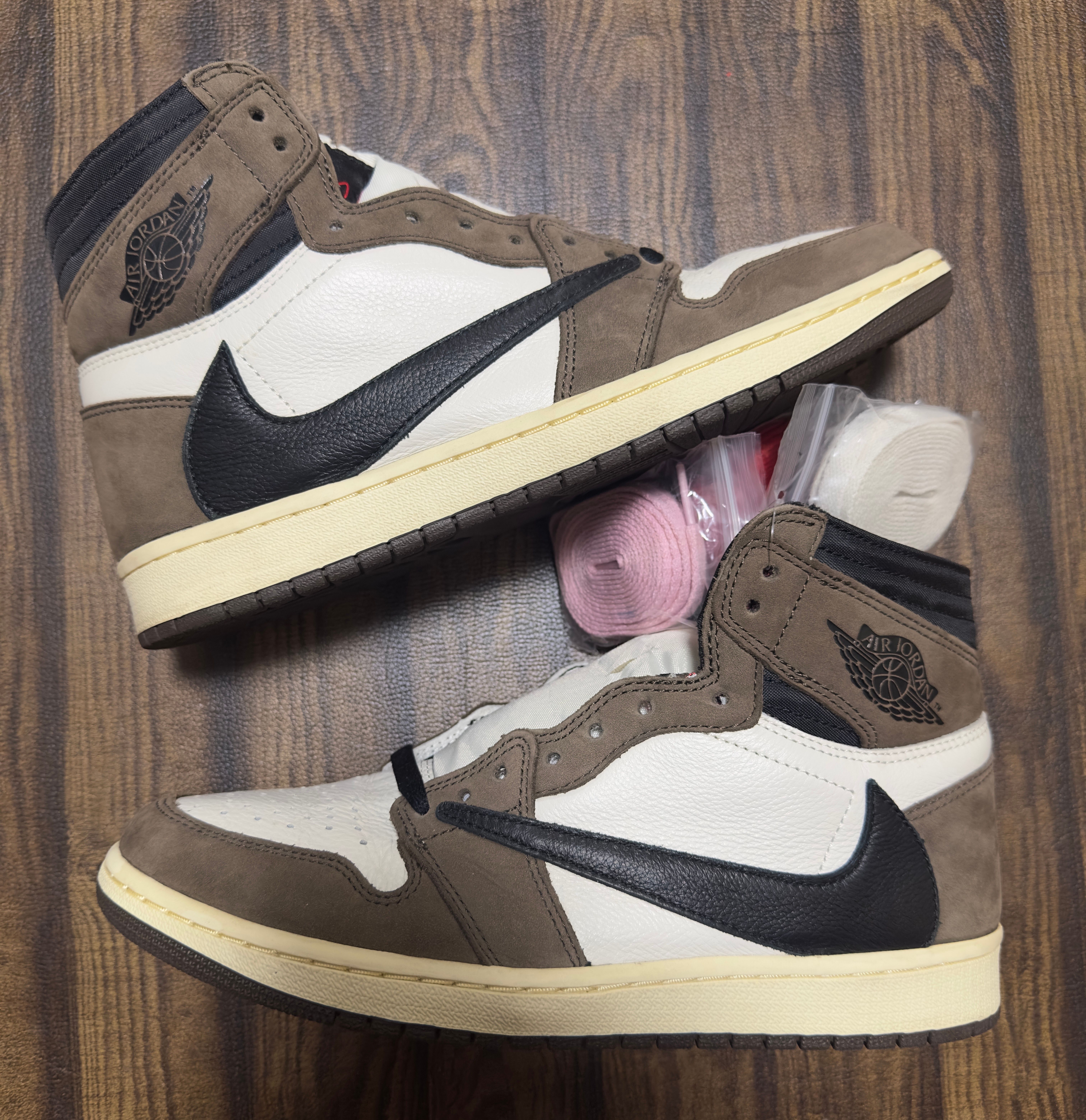 Travis Scott × Nike Air Jordan 1 Retro High OG TS SP "Sail/Dark Mocha"