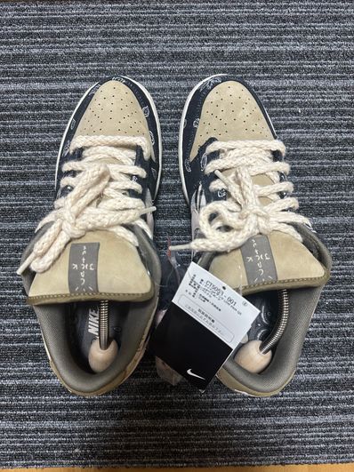 Travis Scott × Nike SB Dunk Low "Black/Parachute Beige"