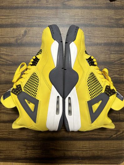 Nike Air Jordan 4 "Tour Yellow"