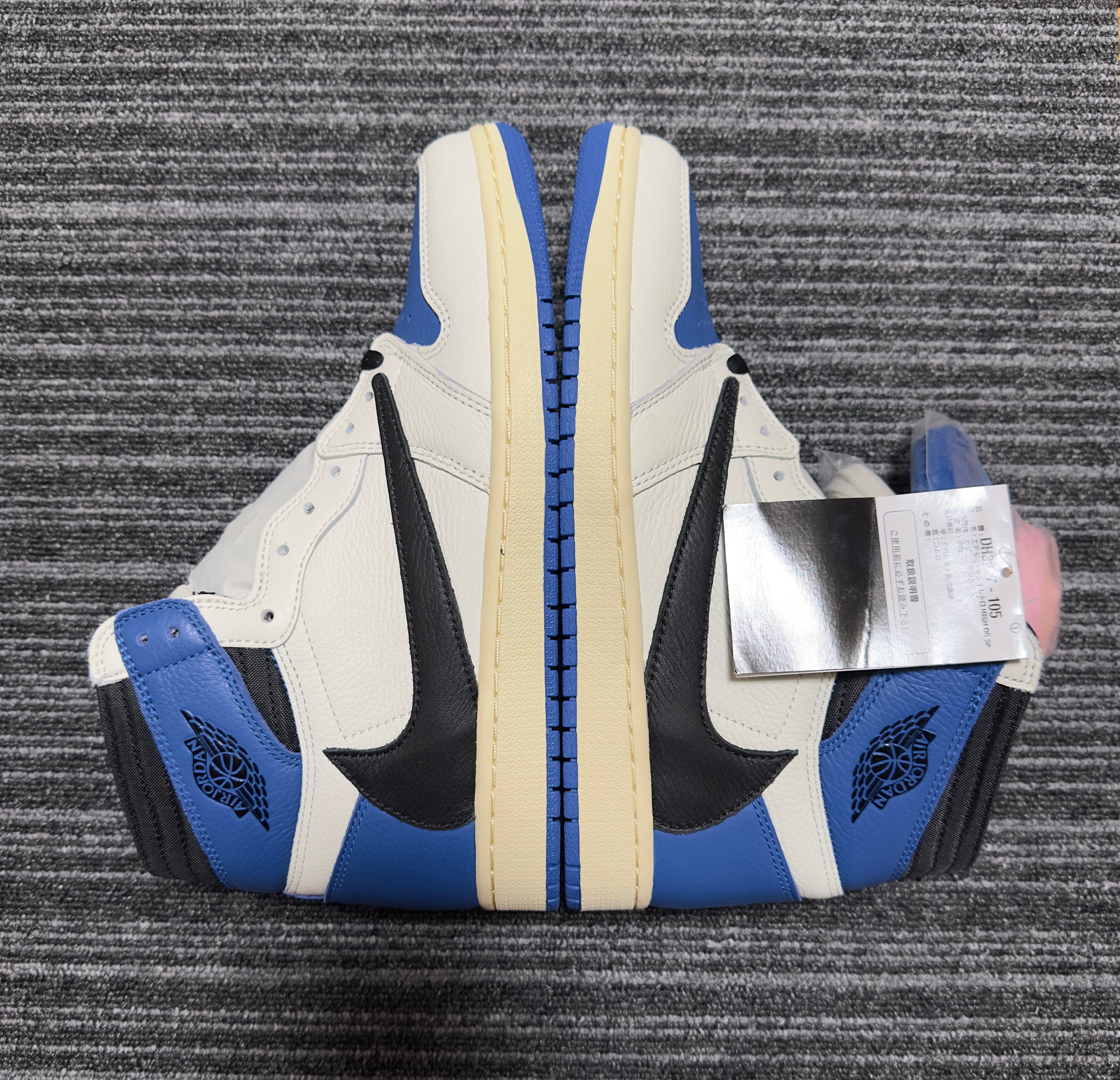 トラヴィススコット × フラグメント × ナイキ エアジョーダン1 レトロ ハイ OG SP "ミリタリー ブルー"