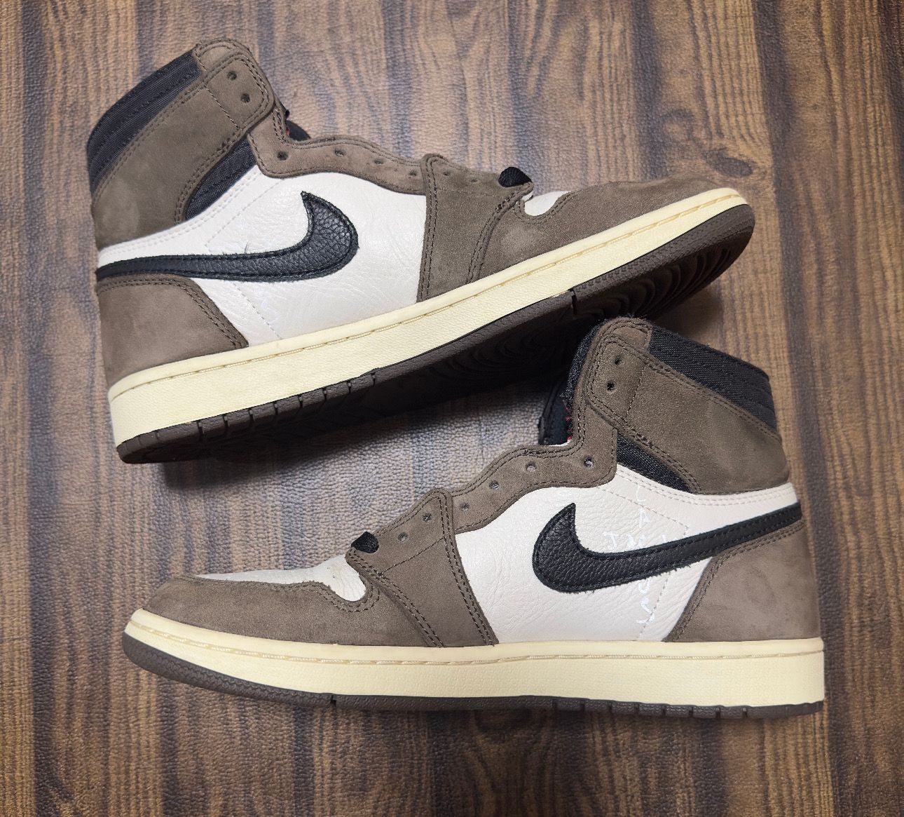 Travis Scott × Nike Air Jordan 1 Retro High OG TS SP "Sail/Dark Mocha"