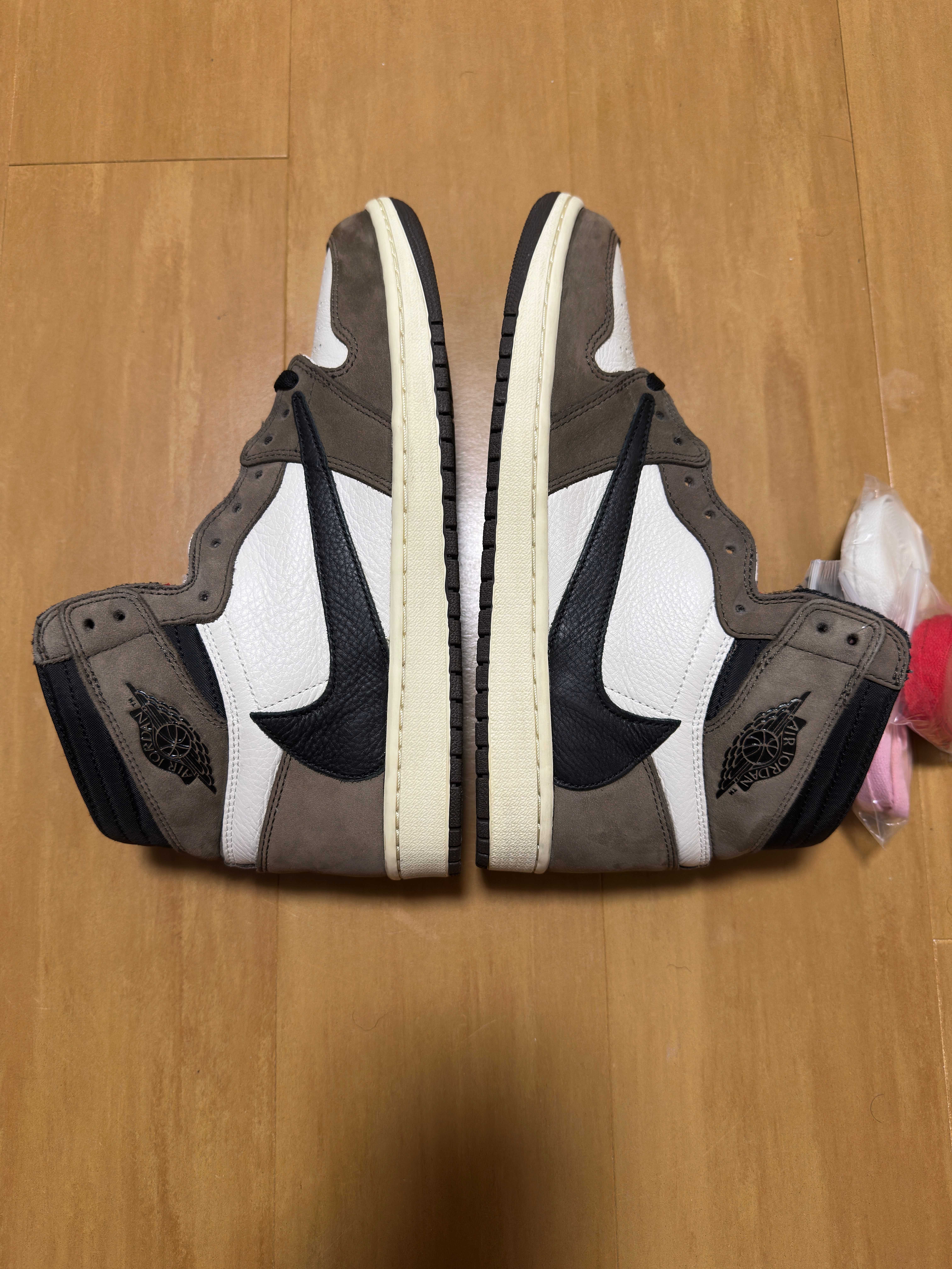 Travis Scott × Nike Air Jordan 1 Retro High OG TS SP "Sail/Dark Mocha"