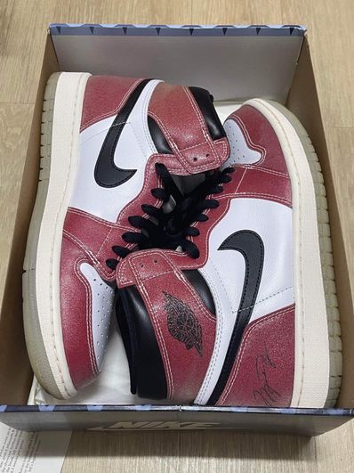 Trophy Room × Nike Air Jordan 1 High OG "Chicago"