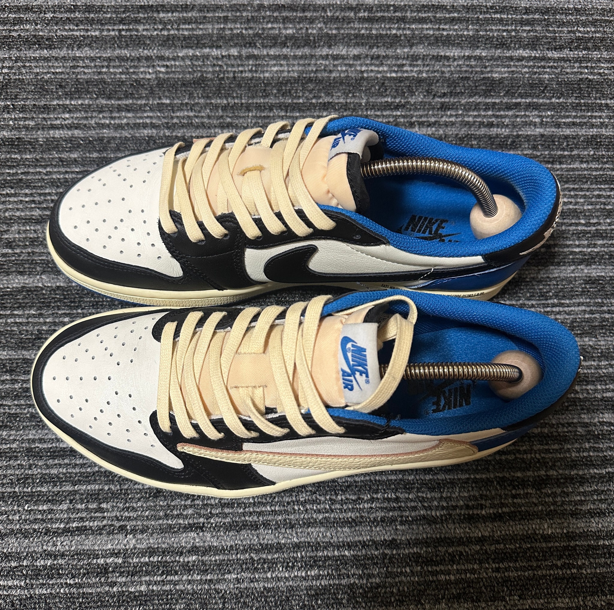 Travis Scott × fragment design × Nike Air Jordan 1 Low OG SP "Military Blue"