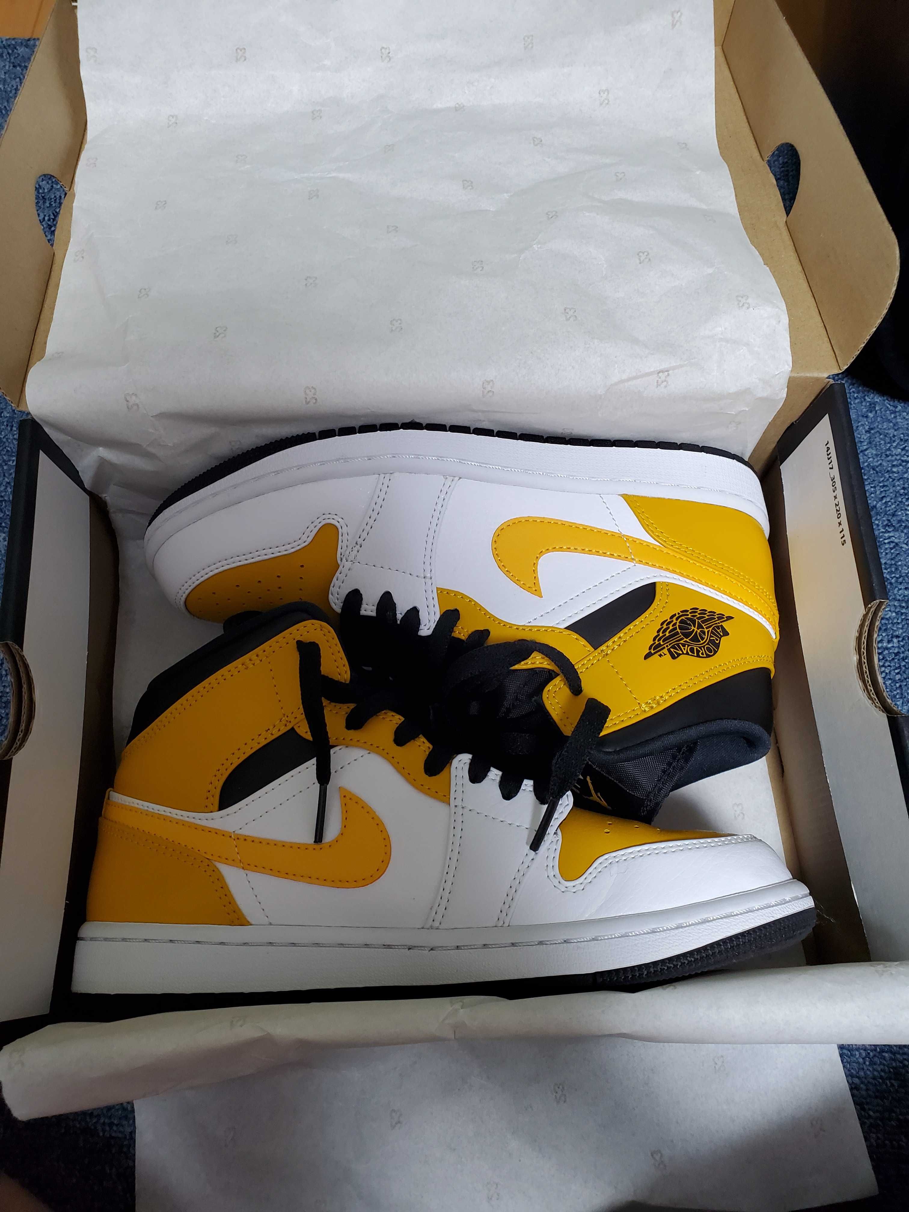 Nike Air Jordan 1 Mid "University Gold"  