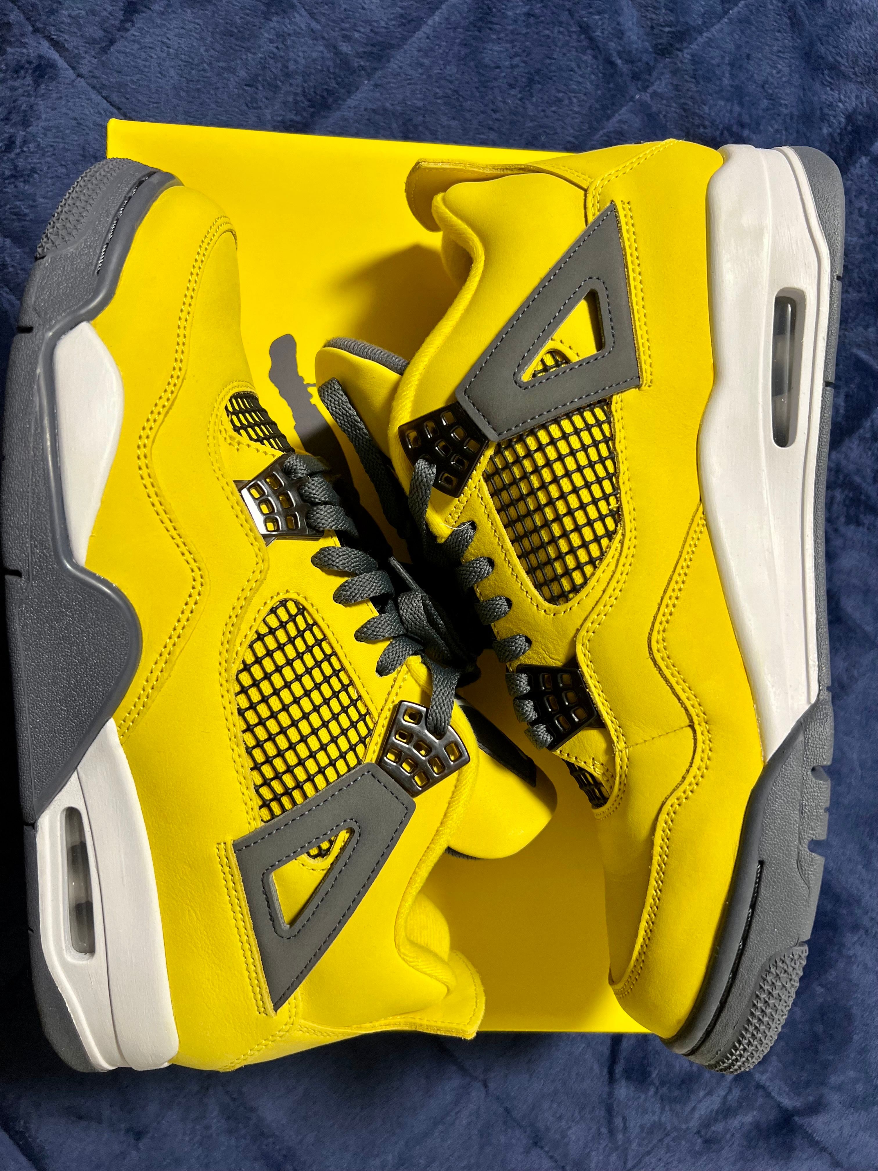 Nike Air Jordan 4 "Tour Yellow"