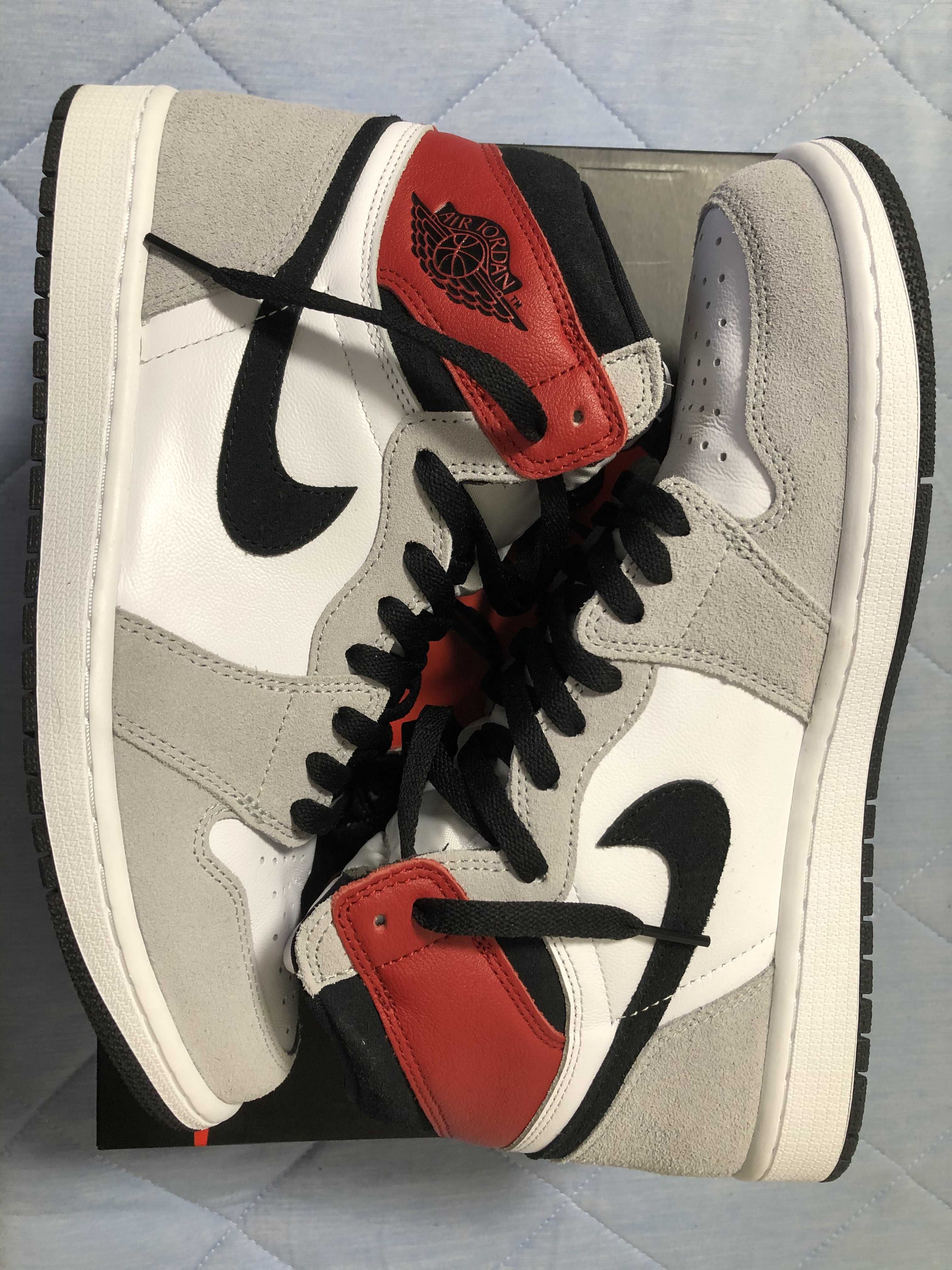 Nike Air Jordan 1 High OG "White/Black/Light Smoke Grey"