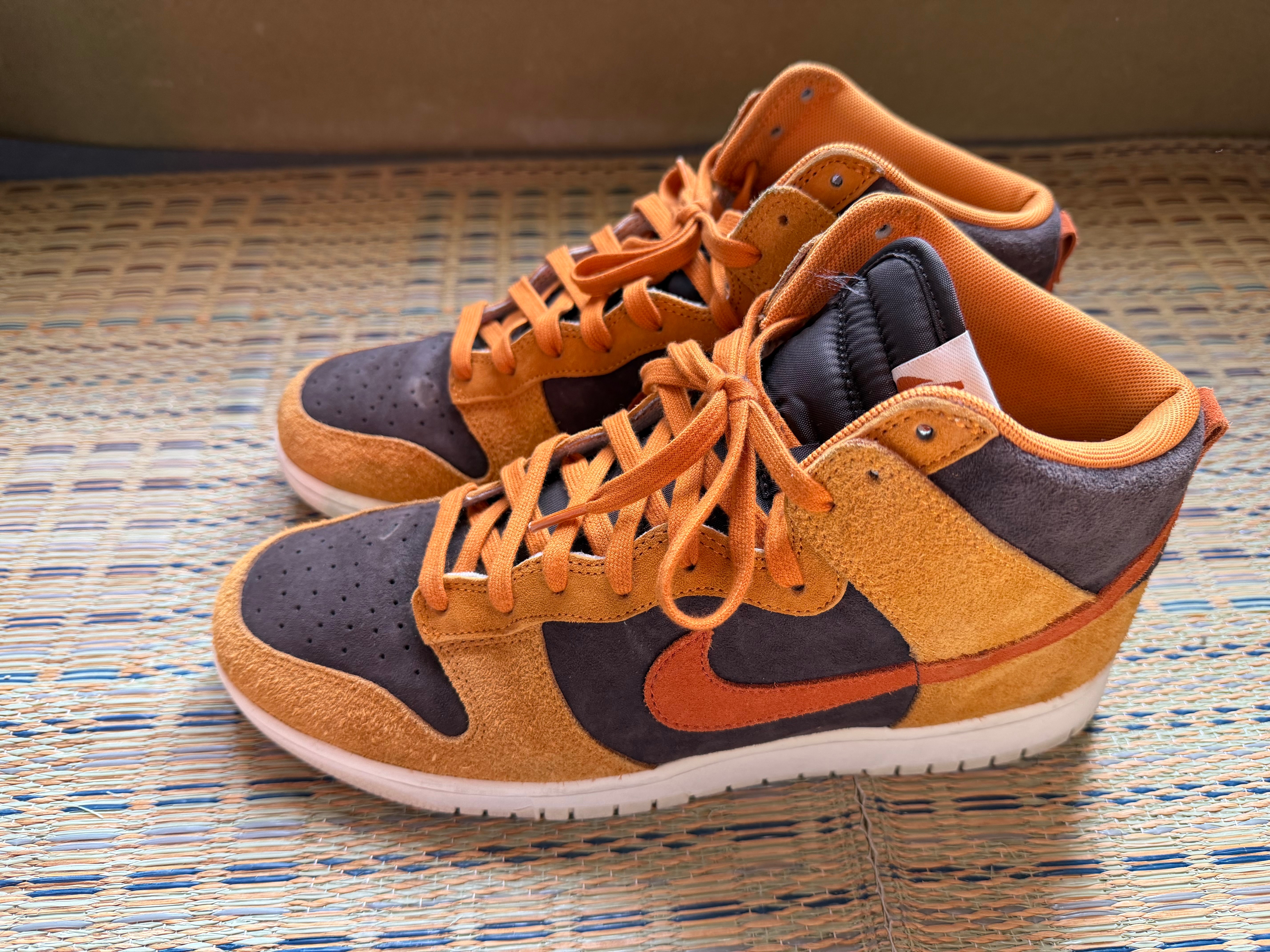 NIKE DUNK HIGH PRM "DARK CURRY"