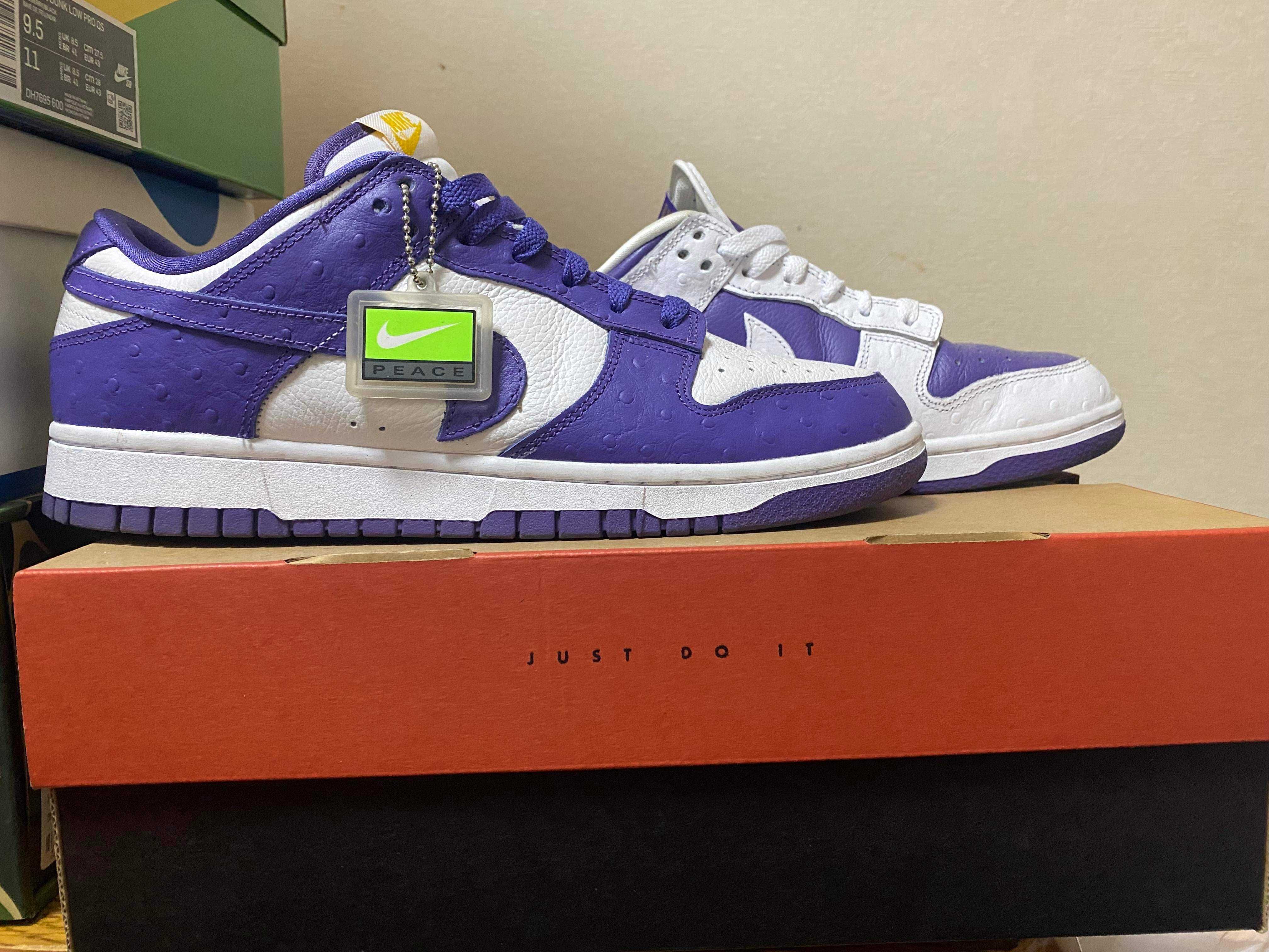 Nike Women's Dunk Low "Made You Look"