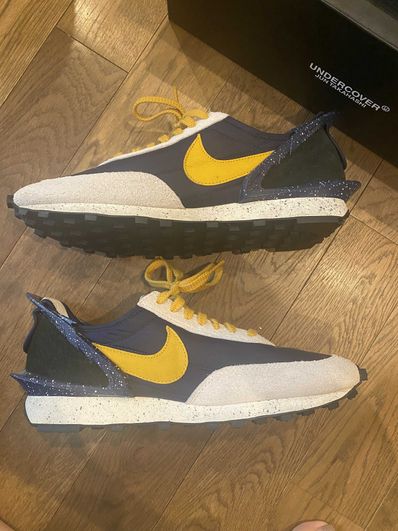 Undercover × Nike Women's Daybreak "Obsidian/Gold Dart/Sail"