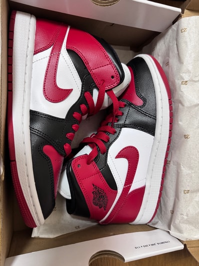 Nike Women's Air Jordan 1 Mid "Bred Toe"