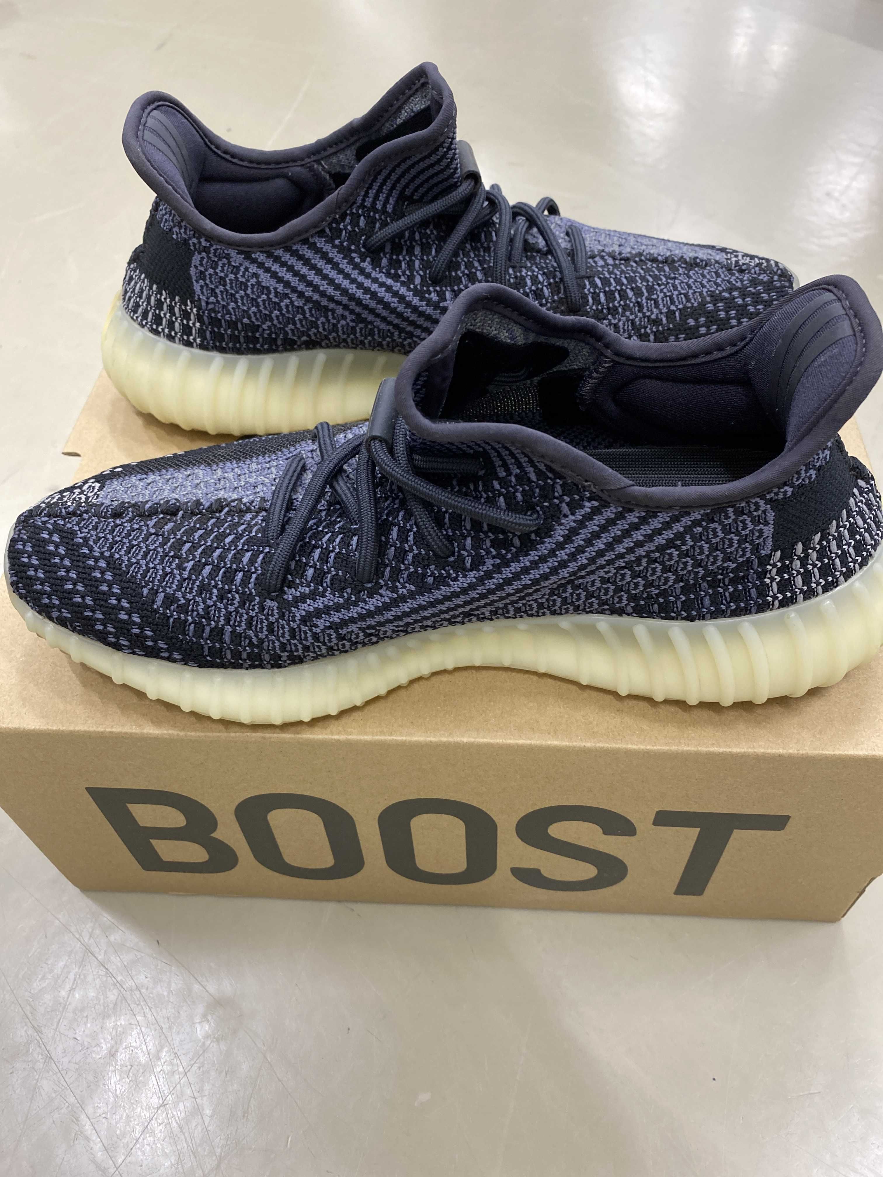 adidas YEEZY Boost 350V2 "Carbon"