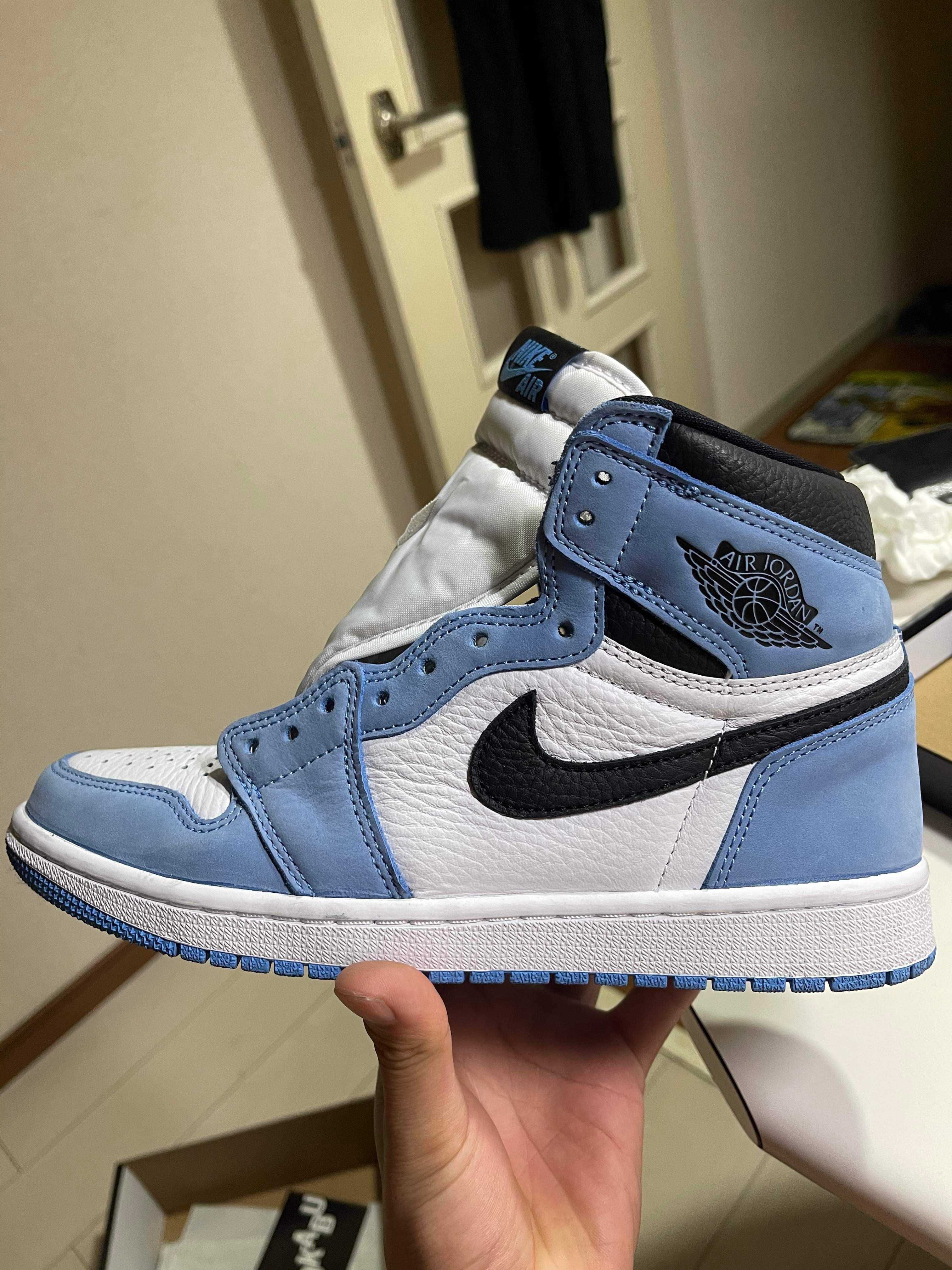Nike Air Jordan 1 High OG "University Blue"