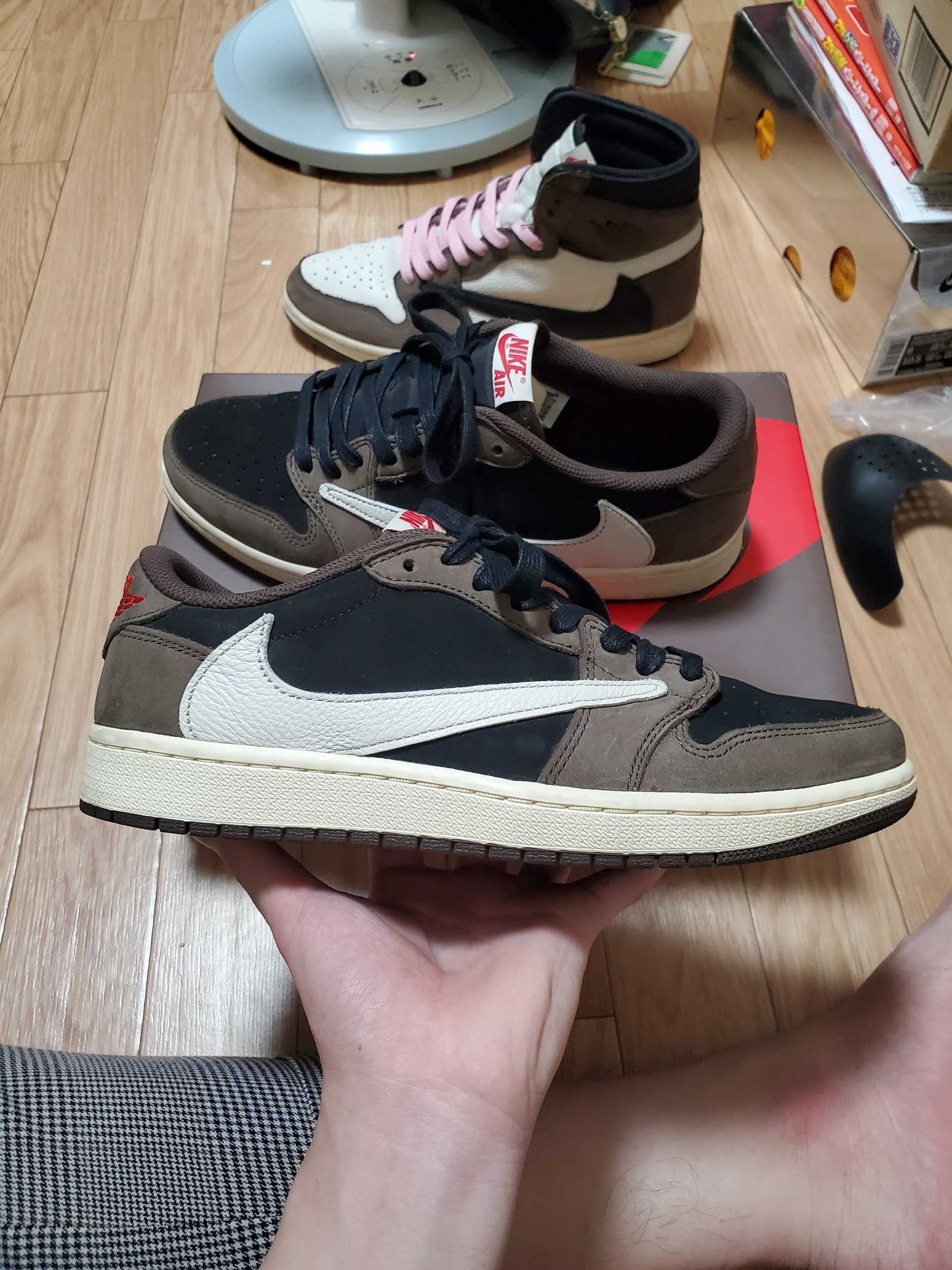 Travis Scott × Nike Air Jordan 1 Low OG SP-T  "Black/Dark Mocha"
