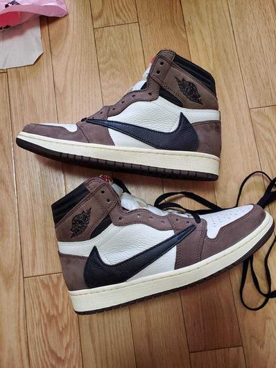 Travis Scott × Nike Air Jordan 1 Retro High OG TS SP "Sail/Dark Mocha"