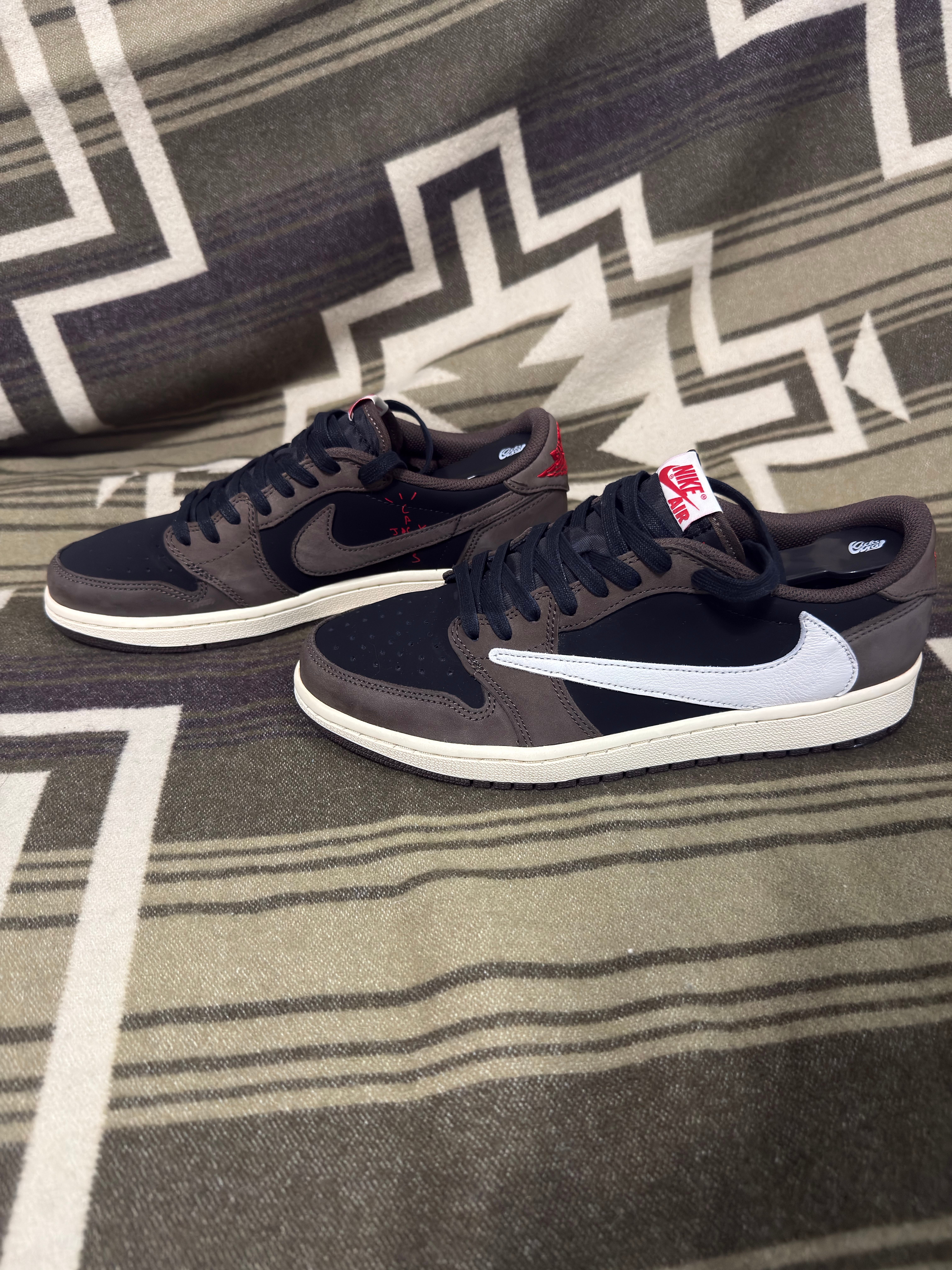 Travis Scott × Nike Air Jordan 1 Low OG SP-T  "Black/Dark Mocha"