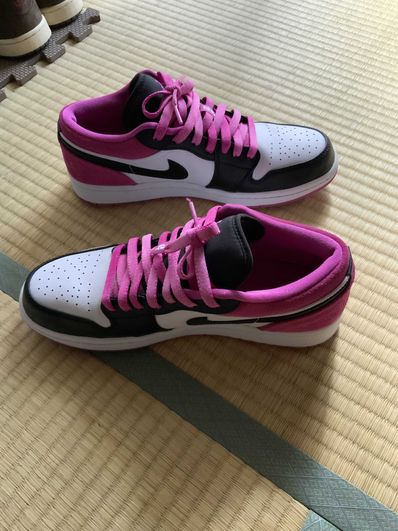 Nike Air Jordan 1 Low "Black/White-Magenta"