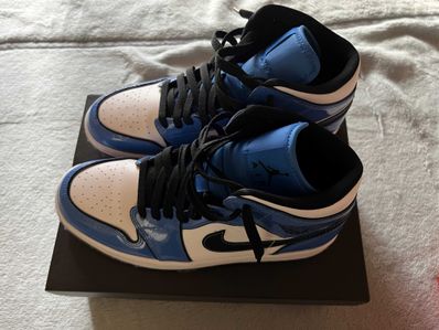 Nike Air Jordan 1 Mid SE "Signal Blue"