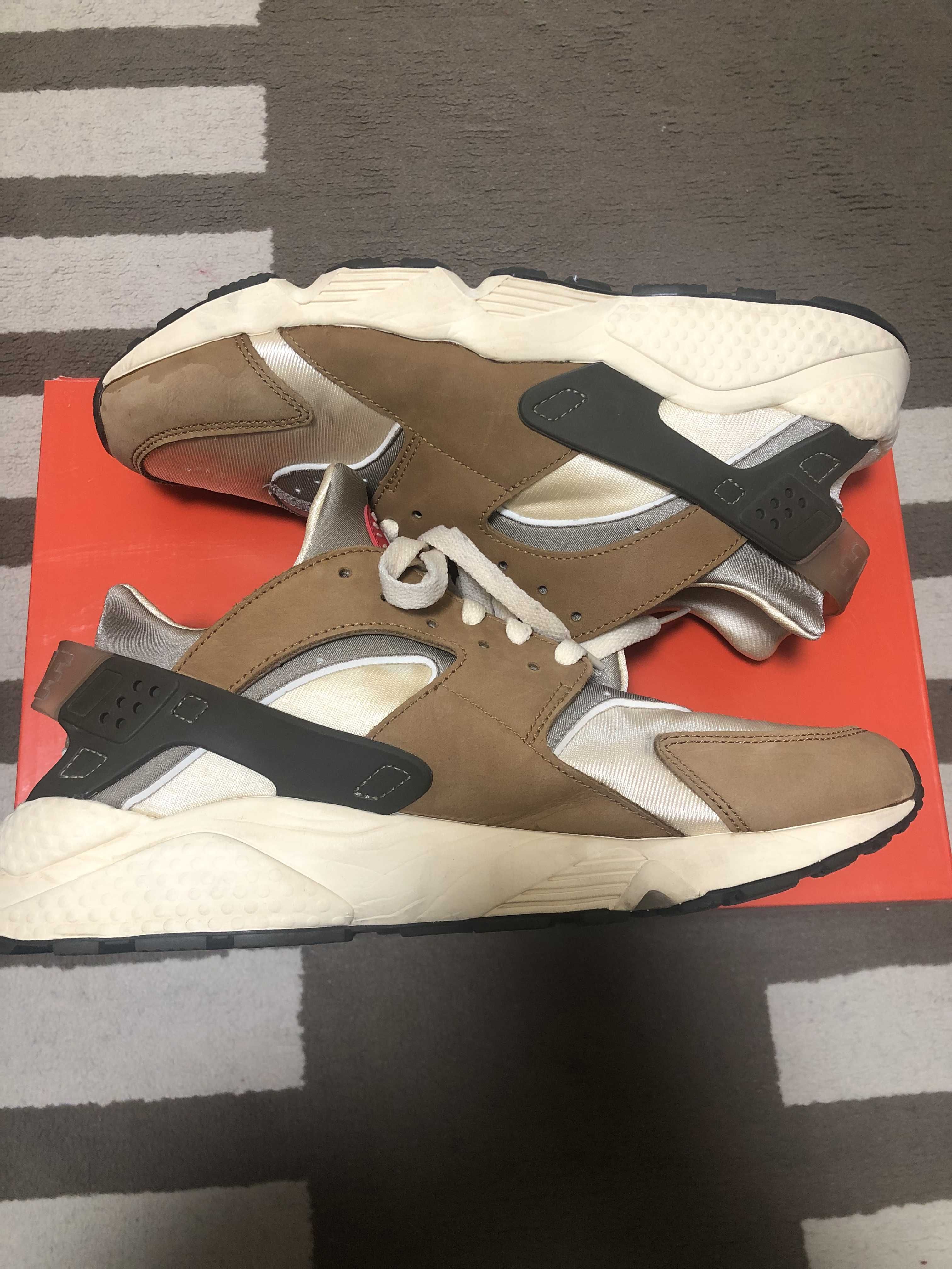 Stussy × Nike Air Huarache "Desert Oak"