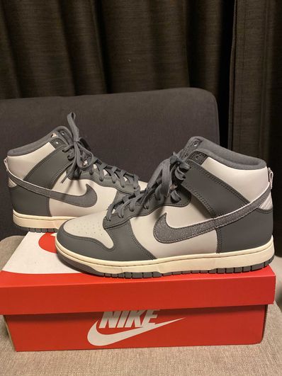 Nike Dunk High Retro SE Vintage "Light Bone and Tumbled Grey"