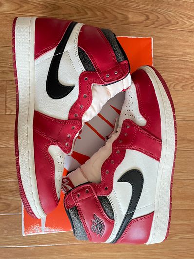 Nike Air Jordan 1 High OG "Lost & Found/Chicago"