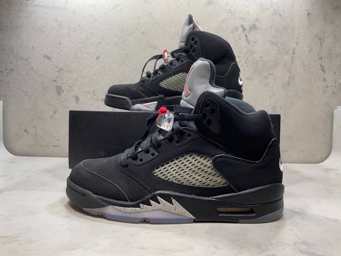 Nike Air Jordan 5 Retro OG "Black/Fire Red/Metallic Silver/White" (2016)
