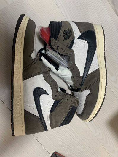 Travis Scott × Nike Air Jordan 1 Retro High OG TS SP "Sail/Dark Mocha"