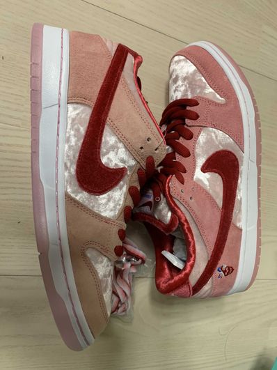 Strangelove × Nike SB Dunk Low "Valentine’s Day"