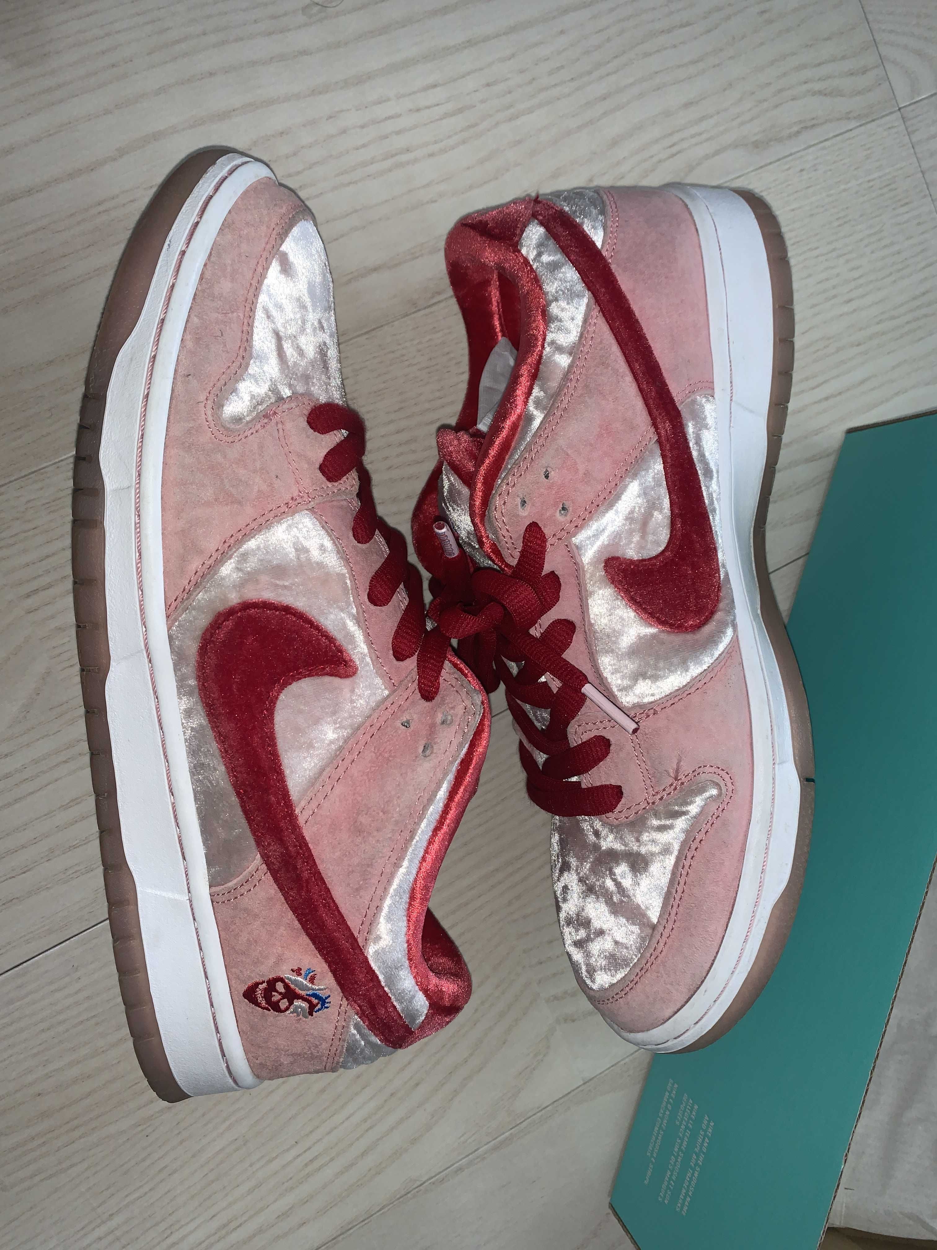 Strangelove × Nike SB Dunk Low "Valentine’s Day"