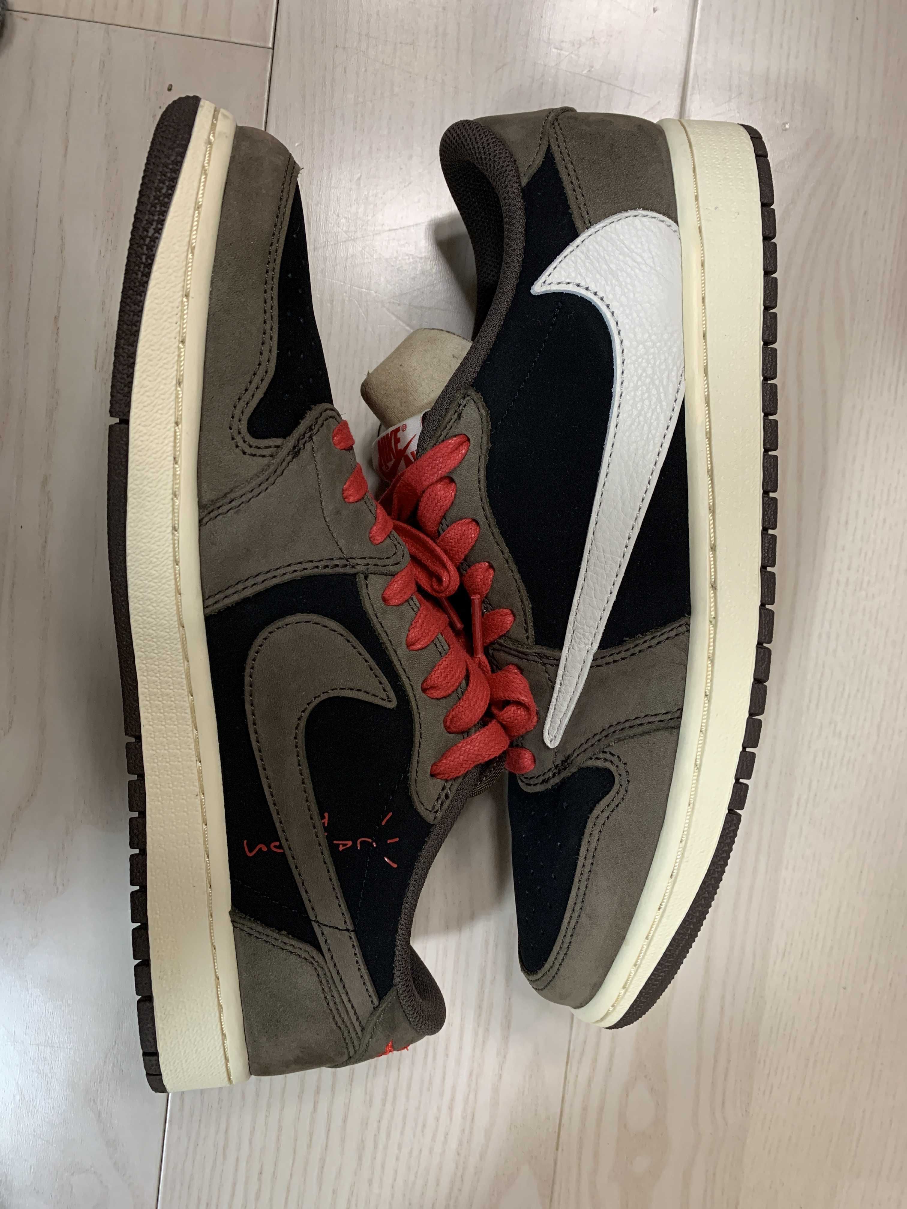 Travis Scott × Nike Air Jordan 1 Low OG SP-T "Black/Dark Mocha"