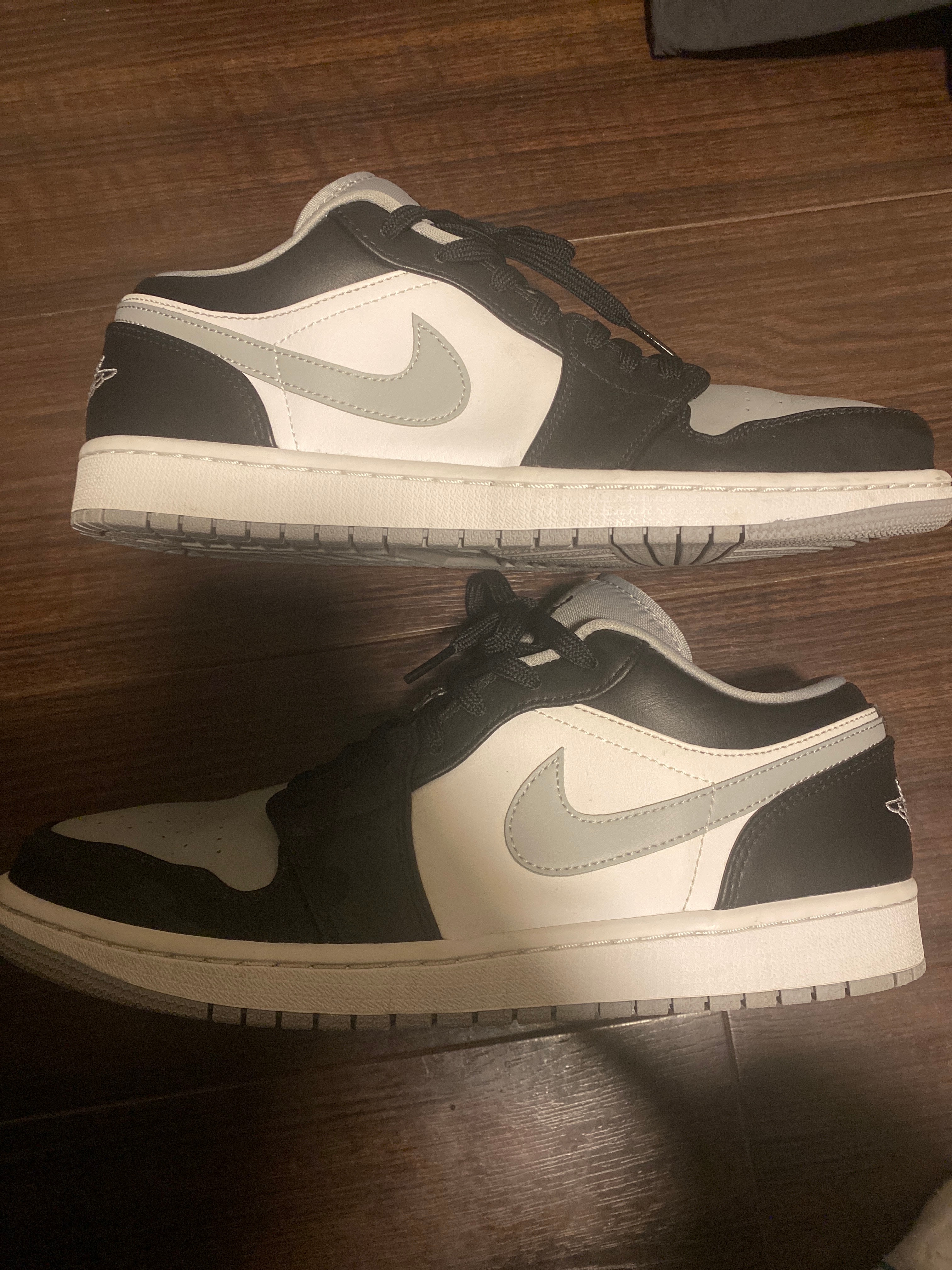 NIKE AIR JORDAN 1 LOW "BLACK/LIGHT SMOKE GREY"