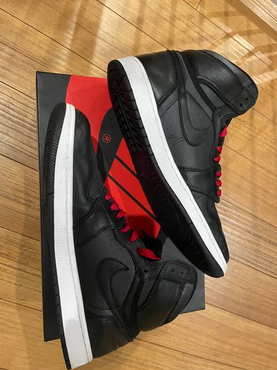 Nike Air Jordan 1 Retro High OG "Black/Metallic Silver/Gym Red"