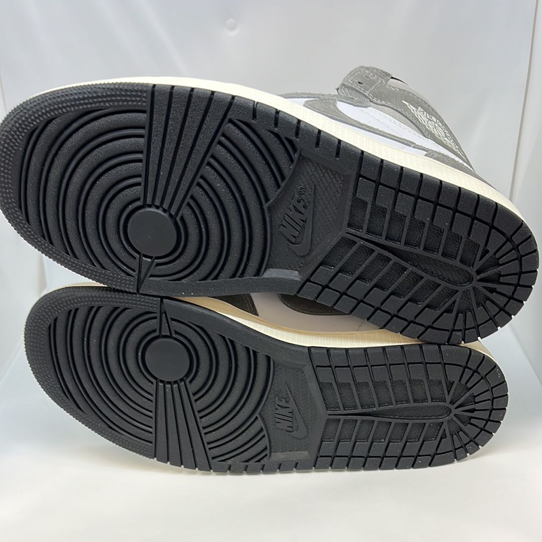 Nike Air Jordan 1 Retro High OG "Black and Smoke Grey"