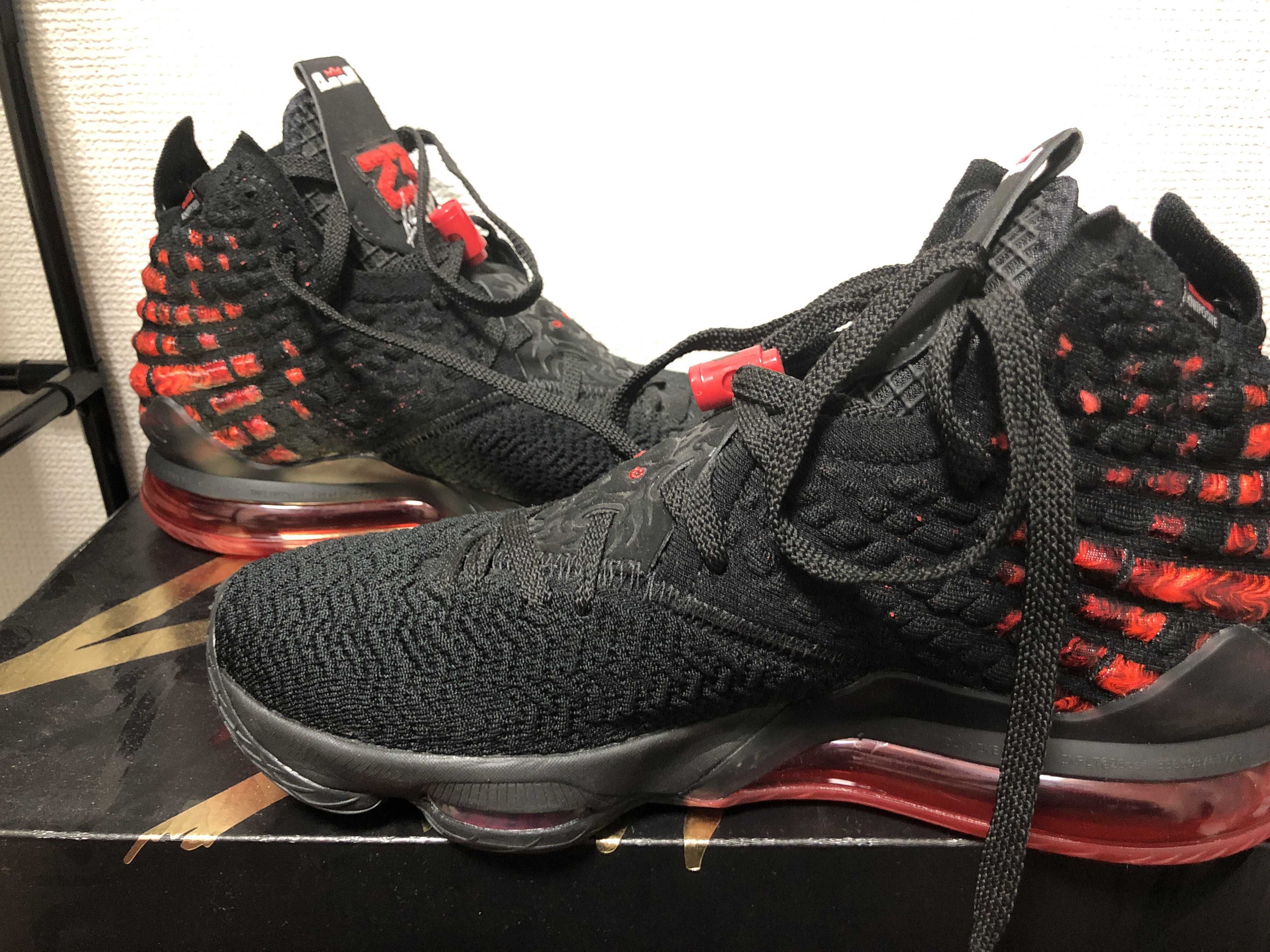 NIKE LEBRON XVII GRAFFITI