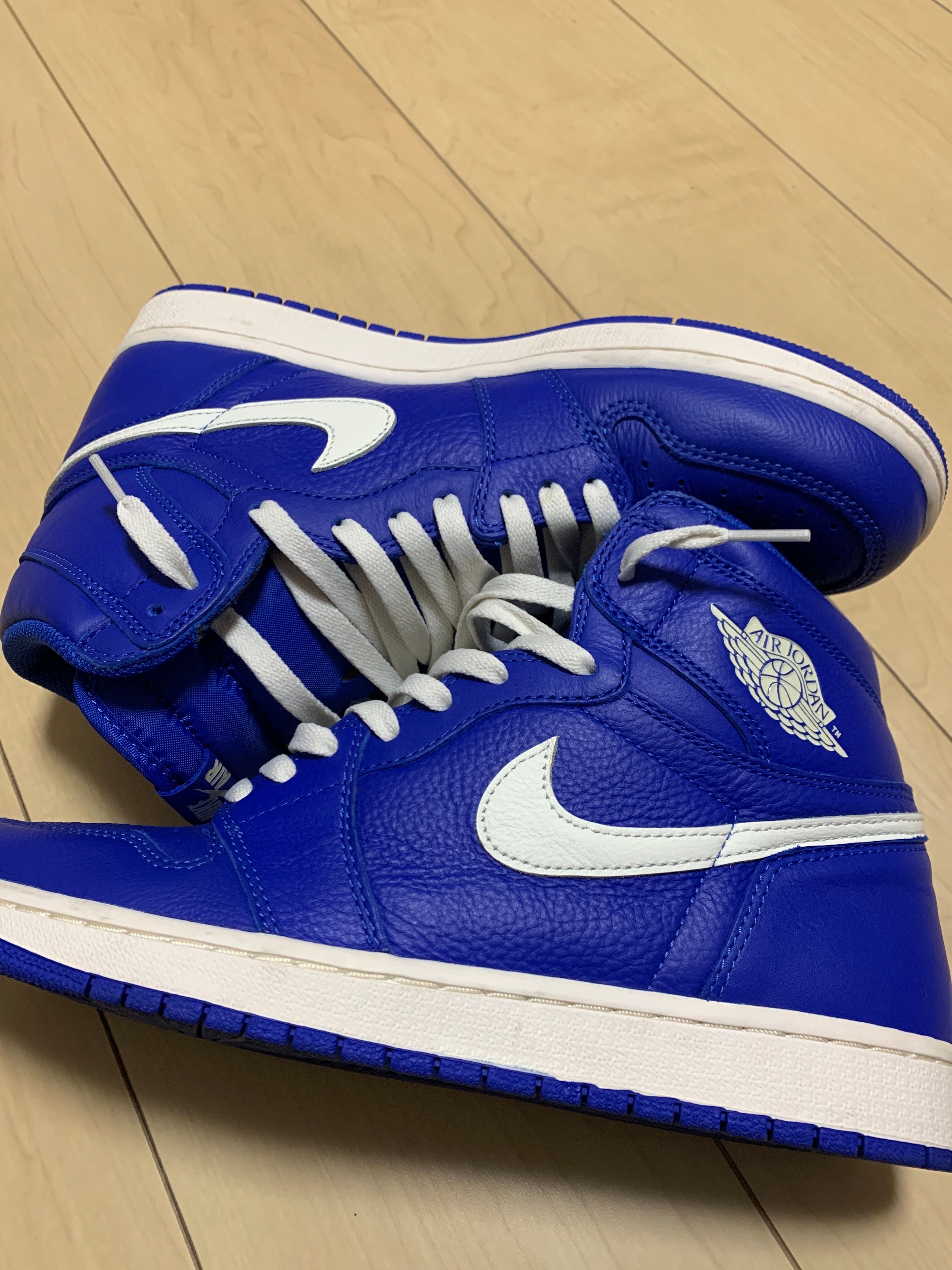 NIKE AIR JORDAN 1 RETRO HIGH "HYPER ROYAL"